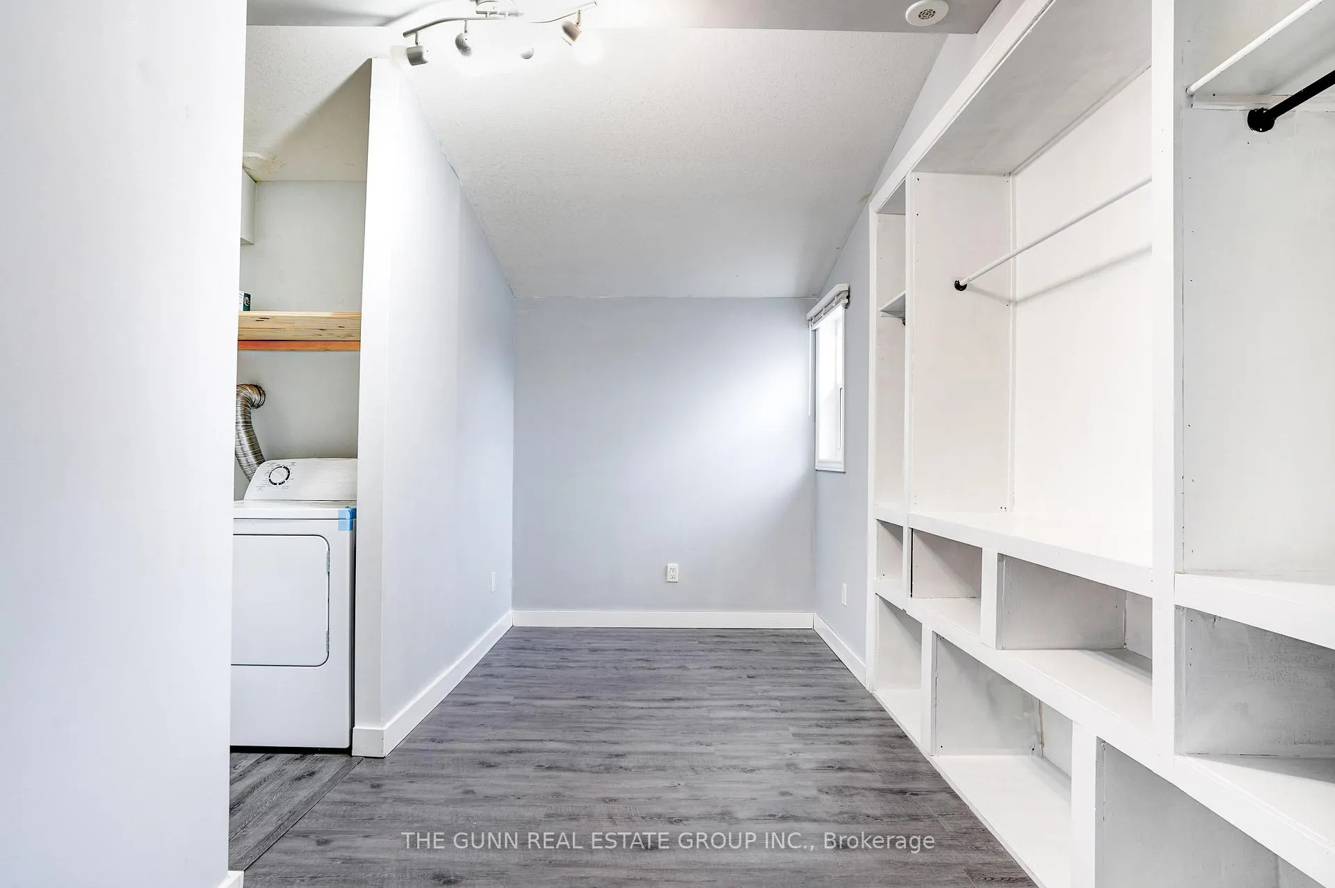 Photo 31 of 1048 Dundas Street, London, East G — HOMEH
