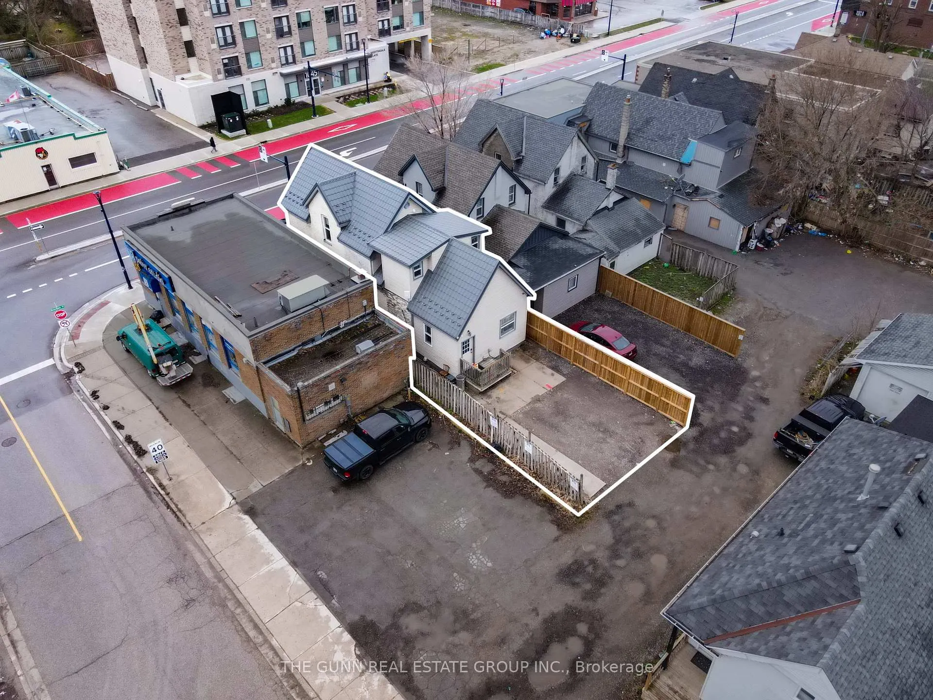 Photo 41 of 1048 Dundas Street, London, East G — HOMEH