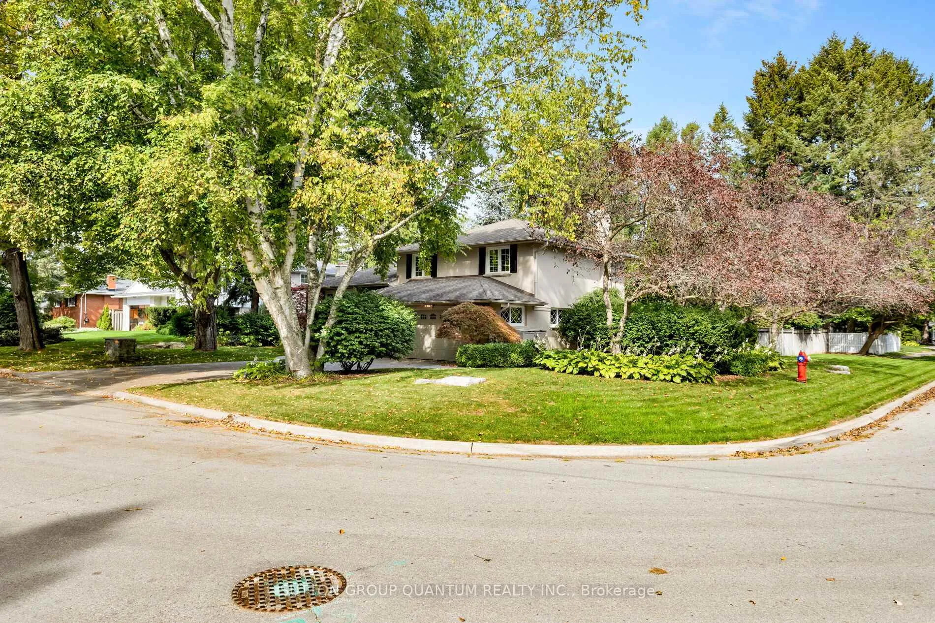Photo 3 of 1211 Cloverbrae Crescent, Mississauga, Lorne Park — HOMEH