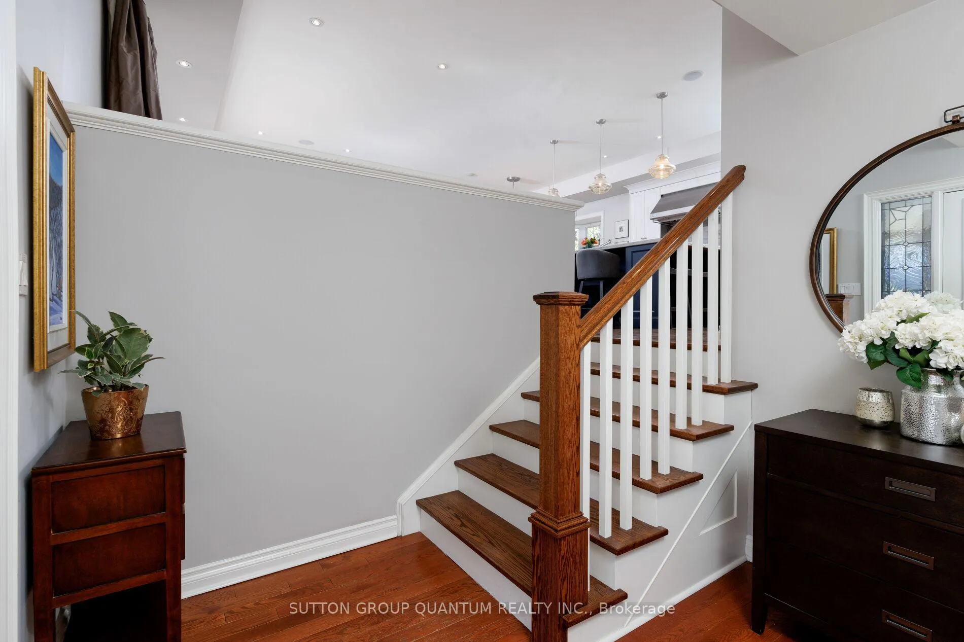 Photo 7 of 1211 Cloverbrae Crescent, Mississauga, Lorne Park — HOMEH