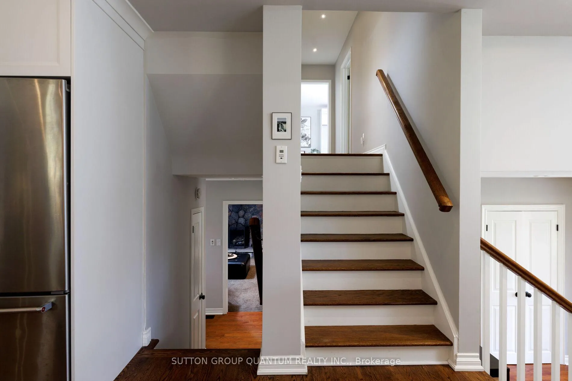 Photo 18 of 1211 Cloverbrae Crescent, Mississauga, Lorne Park — HOMEH