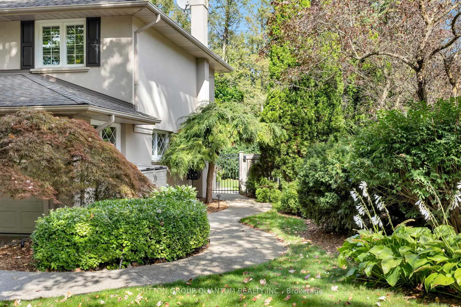 Photo 33 of 1211 Cloverbrae Crescent, Mississauga, Lorne Park — HOMEH