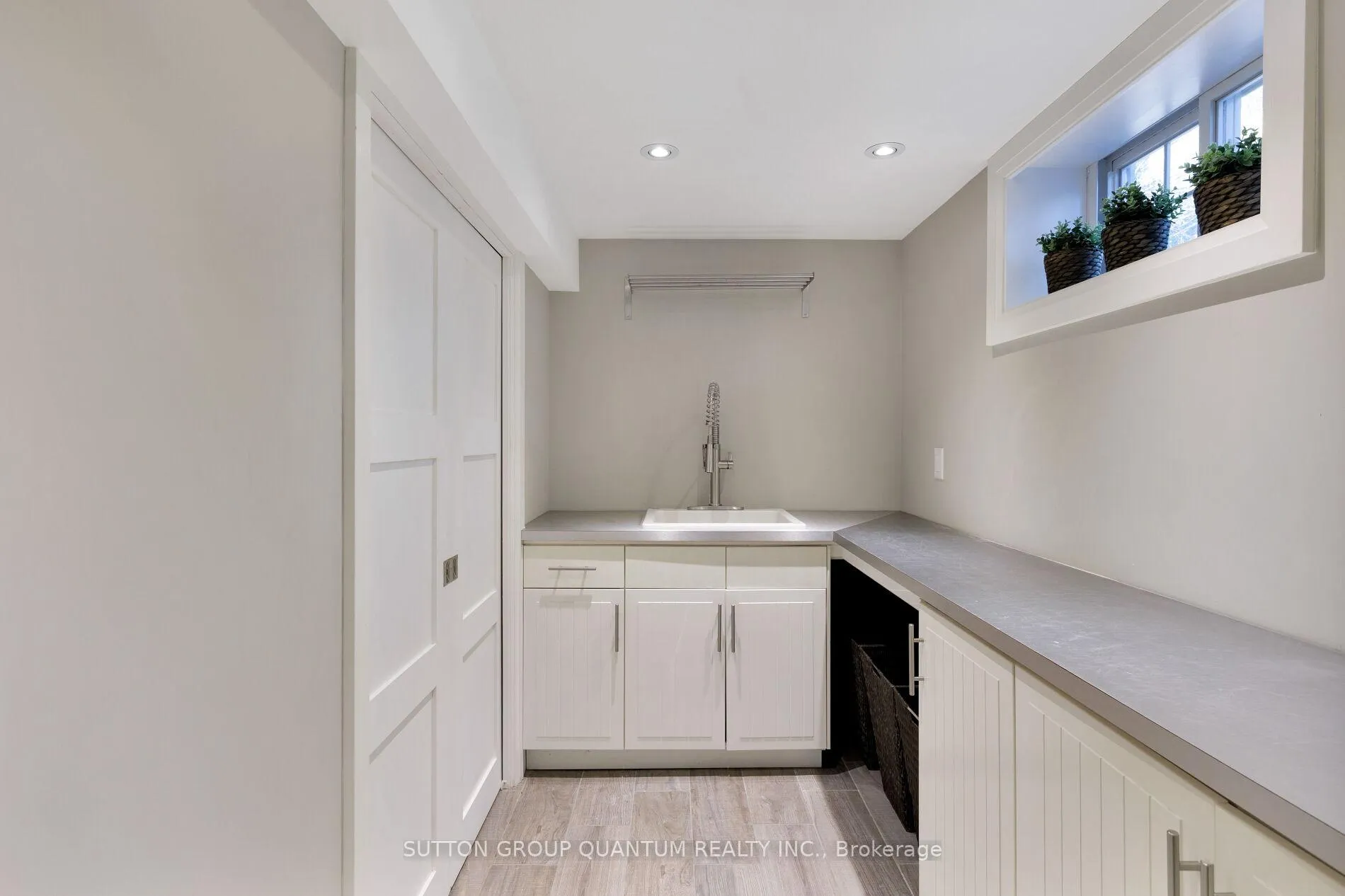 Photo 49 of 1211 Cloverbrae Crescent, Mississauga, Lorne Park — HOMEH