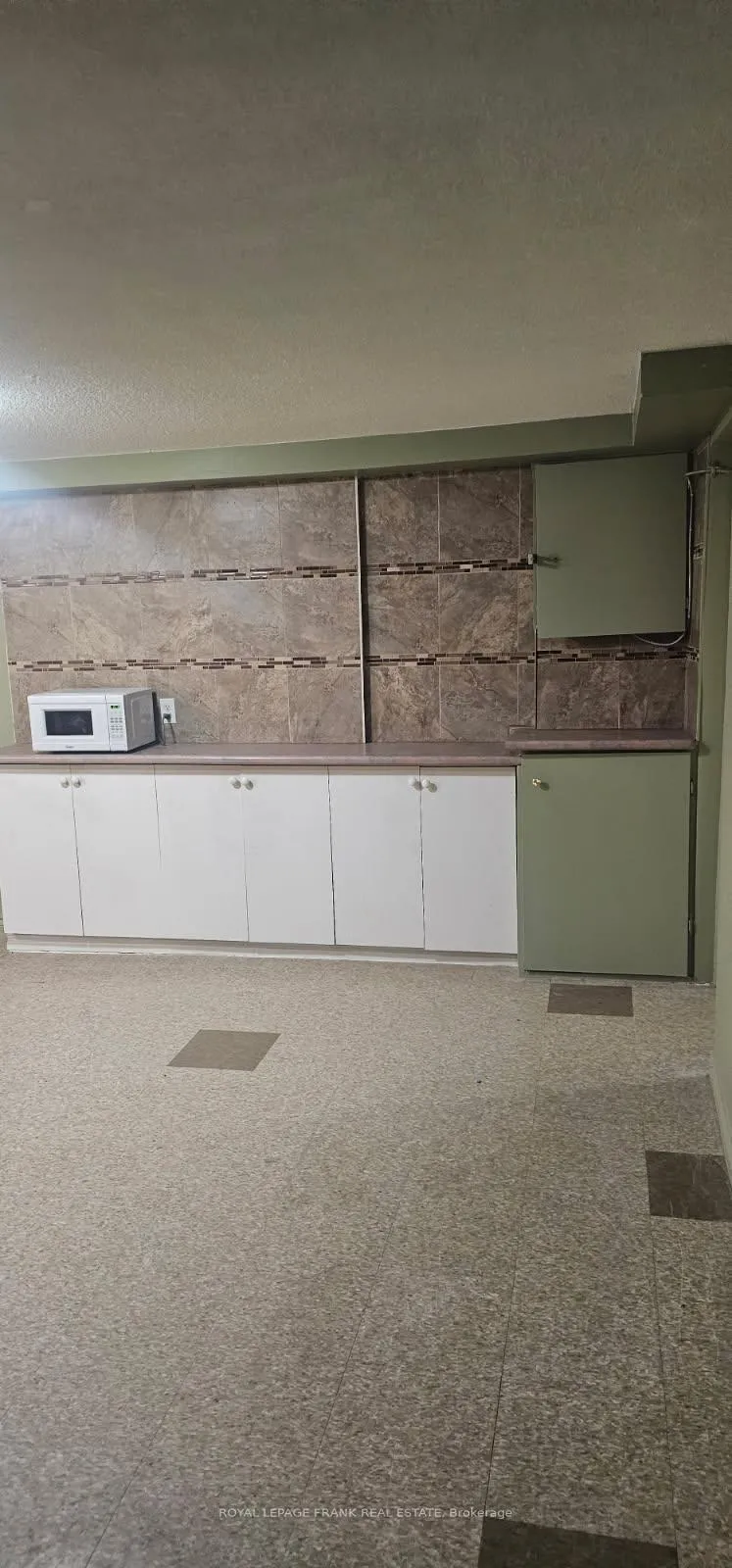 Photo 3 of Unit B, 21 Beatrice Street, Oshawa, Centennial — HOMEH