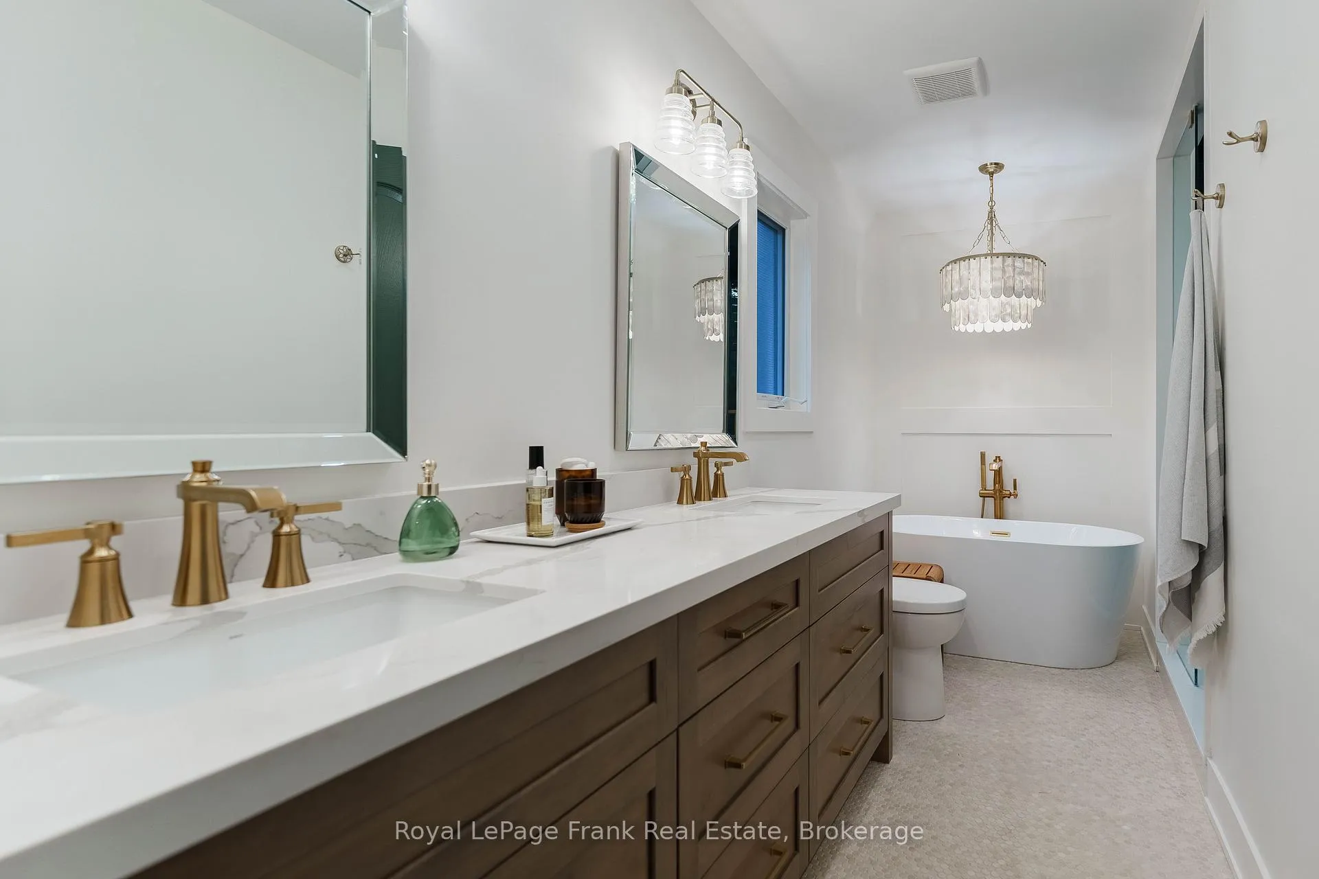 Photo 11 of 9 Michael Cummings Court, Uxbridge — HOMEH
