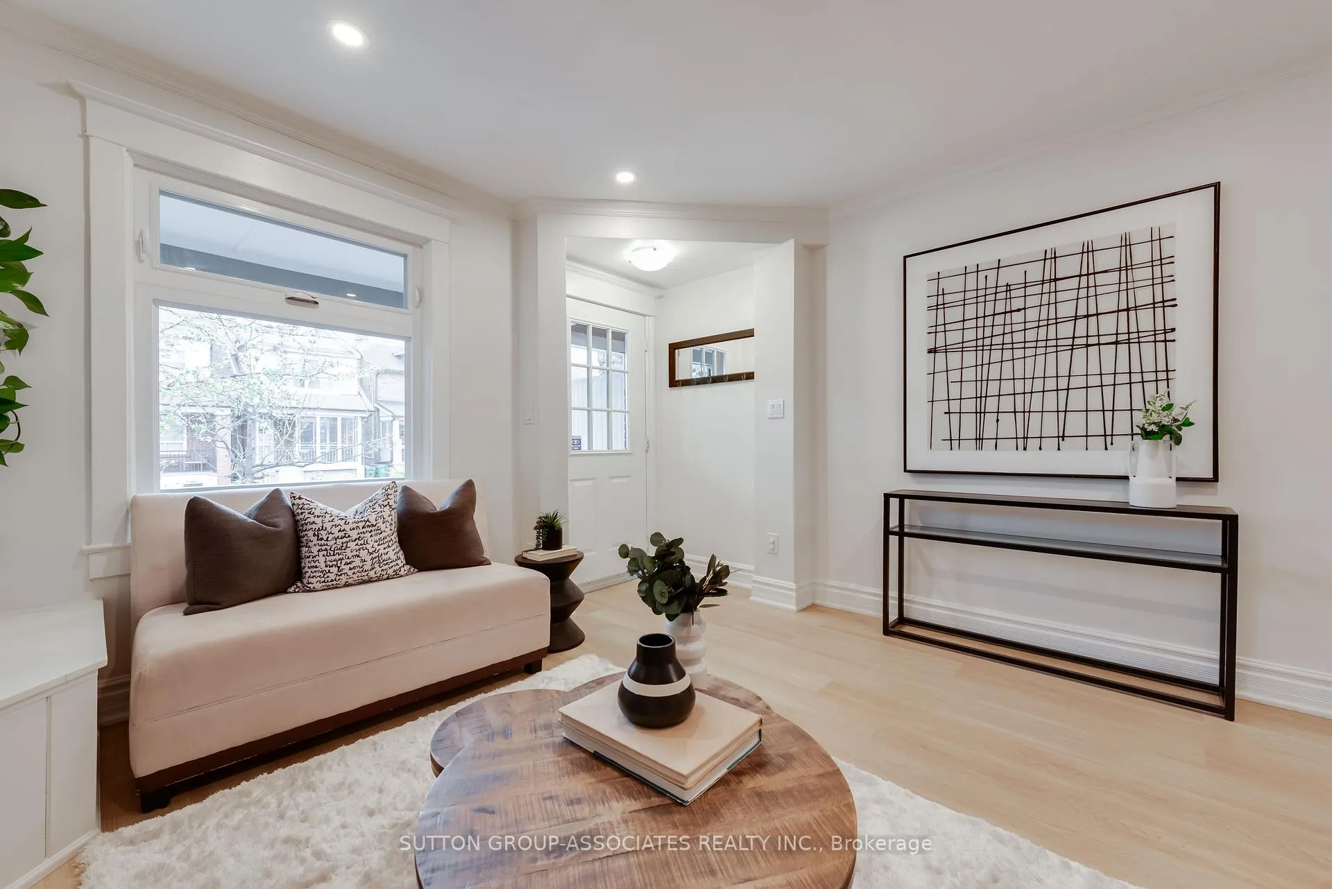 Photo 5 of 131 Ascot Avenue, Toronto, Corso Italia-Davenport — HOMEH