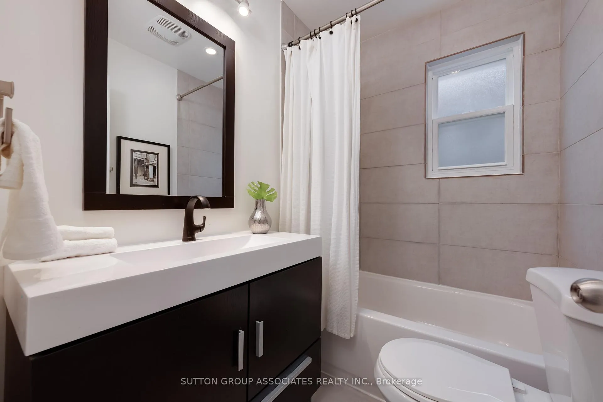 Photo 23 of 131 Ascot Avenue, Toronto, Corso Italia-Davenport — HOMEH