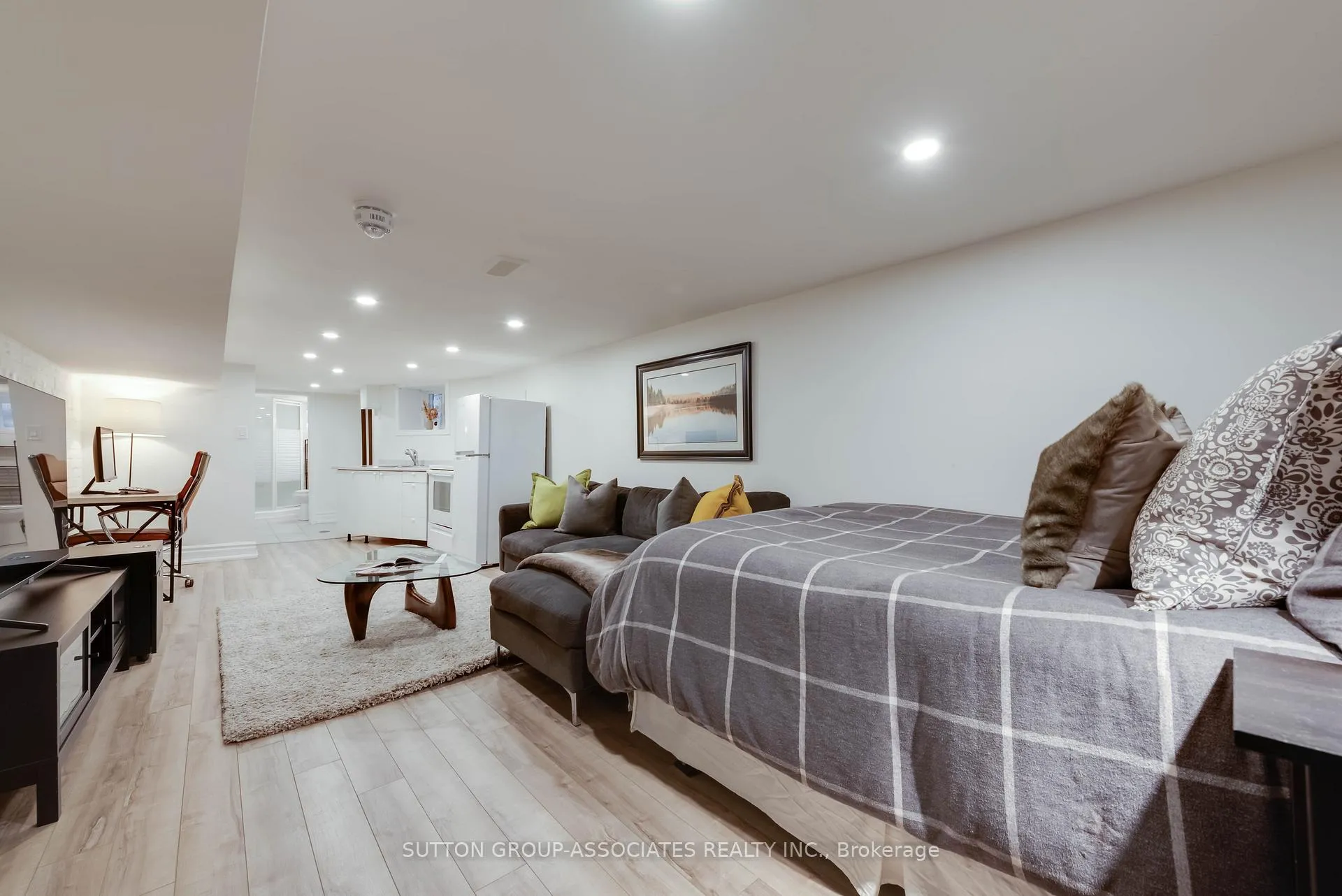 Photo 27 of 131 Ascot Avenue, Toronto, Corso Italia-Davenport — HOMEH