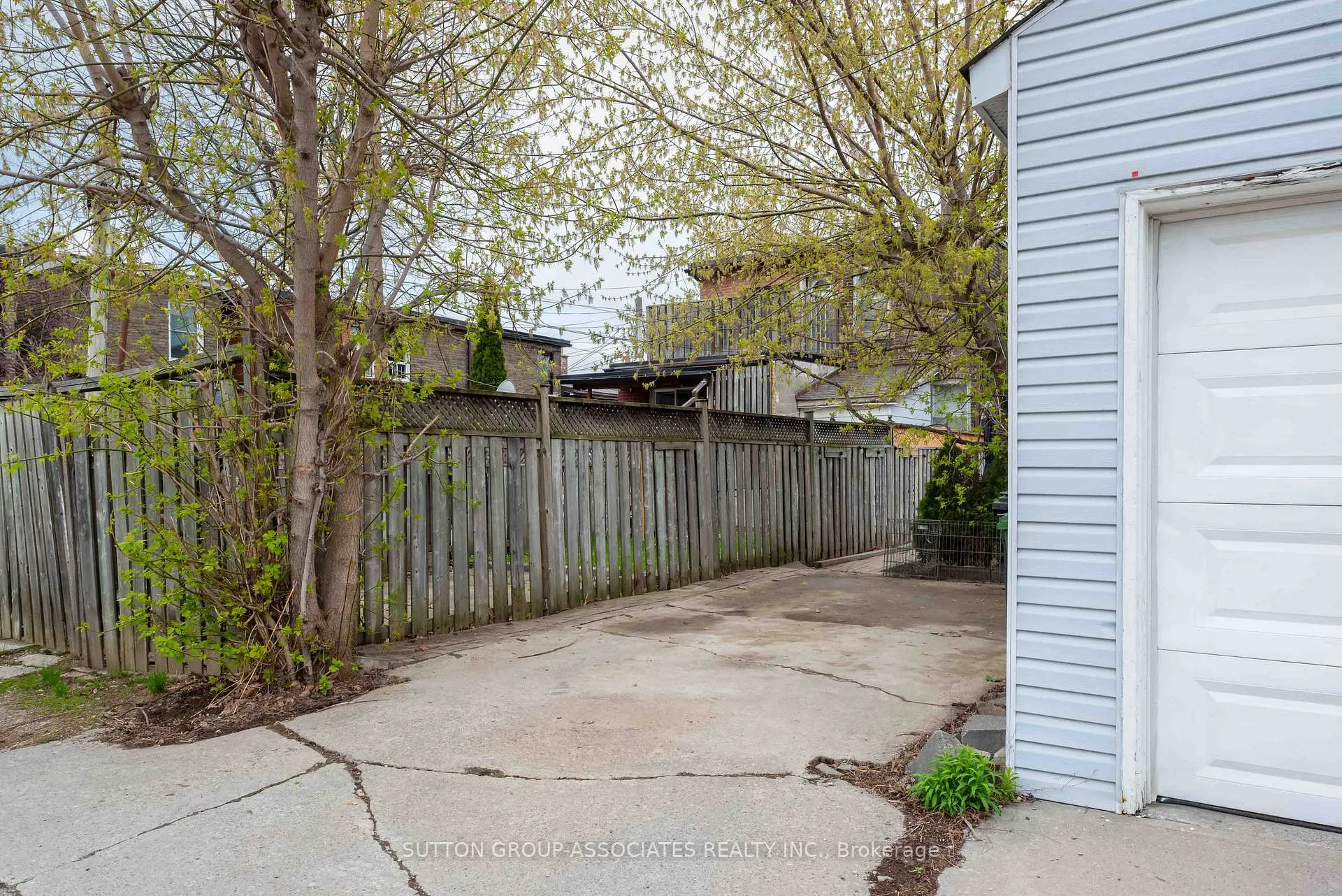 Photo 33 of 131 Ascot Avenue, Toronto, Corso Italia-Davenport — HOMEH
