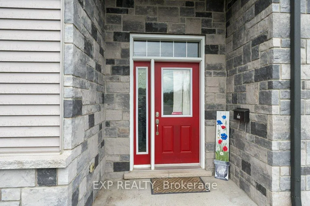 Photo 3 of Unit A, 102 Davis Street, Quinte West, Trenton Ward — HOMEH