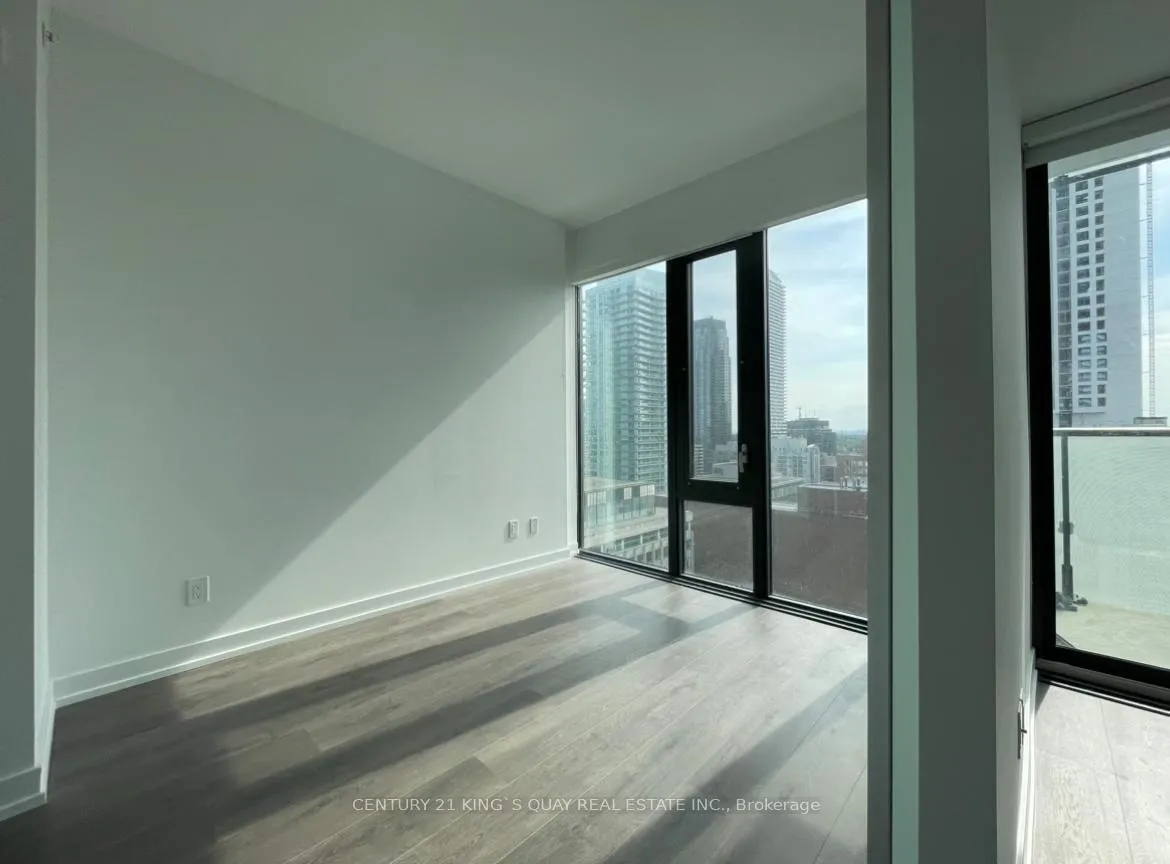 Photo 5 of Unit 2013, 161 Roehampton Avenue, Toronto, Mount Pleasant West — HOMEH