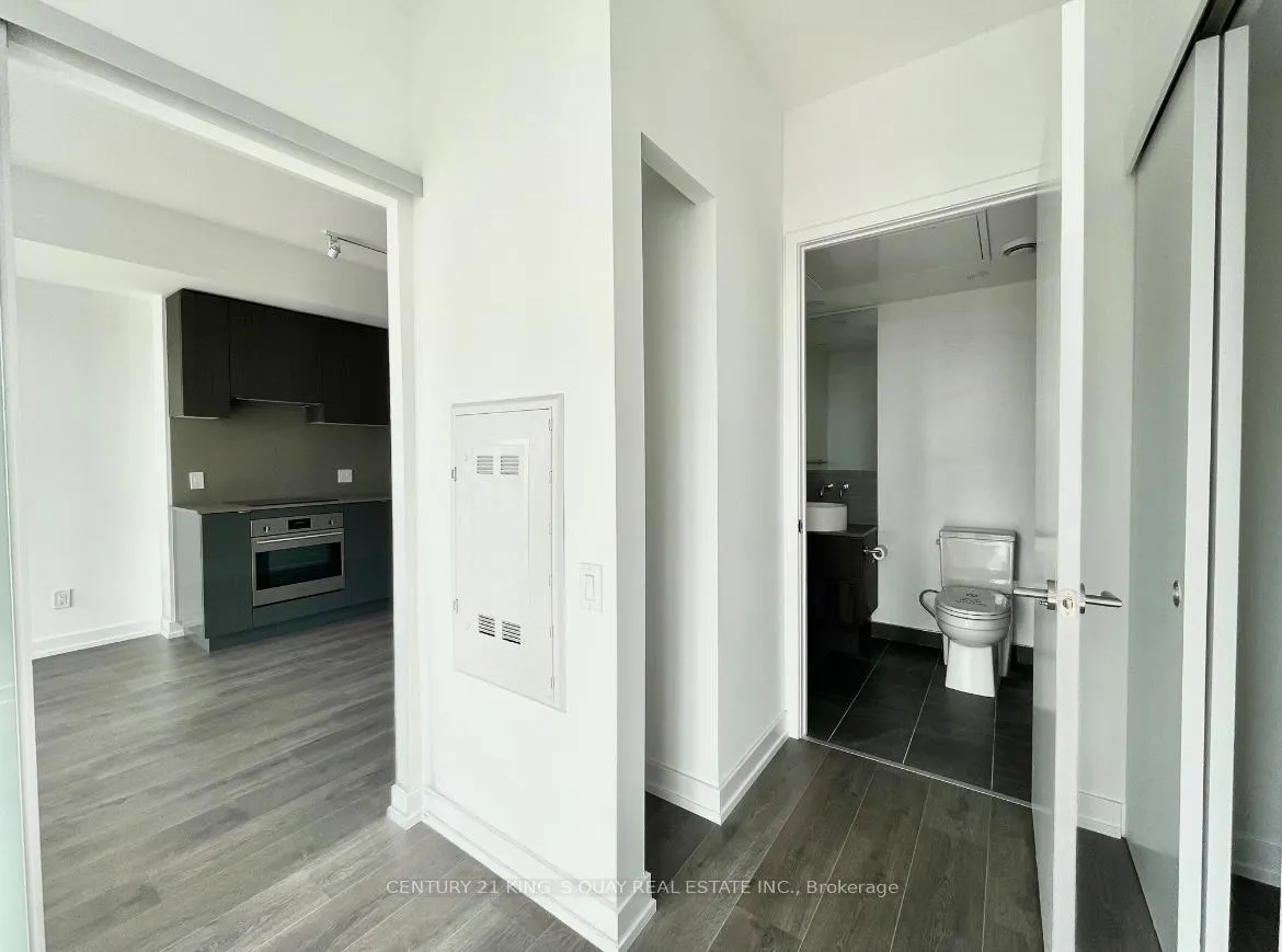 Photo 6 of Unit 2013, 161 Roehampton Avenue, Toronto, Mount Pleasant West — HOMEH