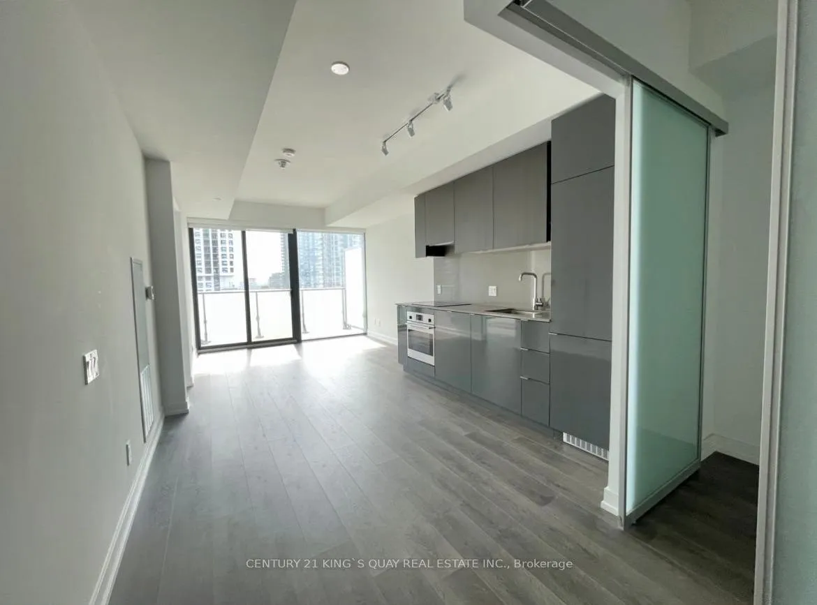 Photo 7 of Unit 2013, 161 Roehampton Avenue, Toronto, Mount Pleasant West — HOMEH