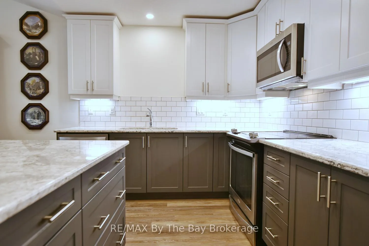 Photo 9 of 77 Ivy Crescent, Wasaga Beach — HOMEH