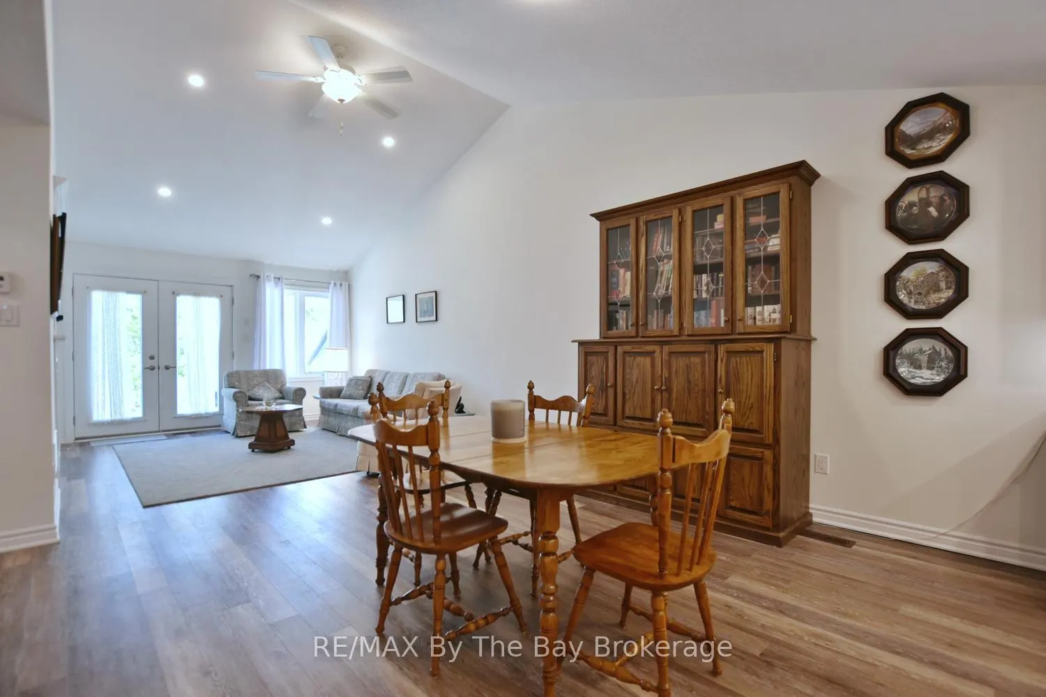 Photo 12 of 77 Ivy Crescent, Wasaga Beach — HOMEH