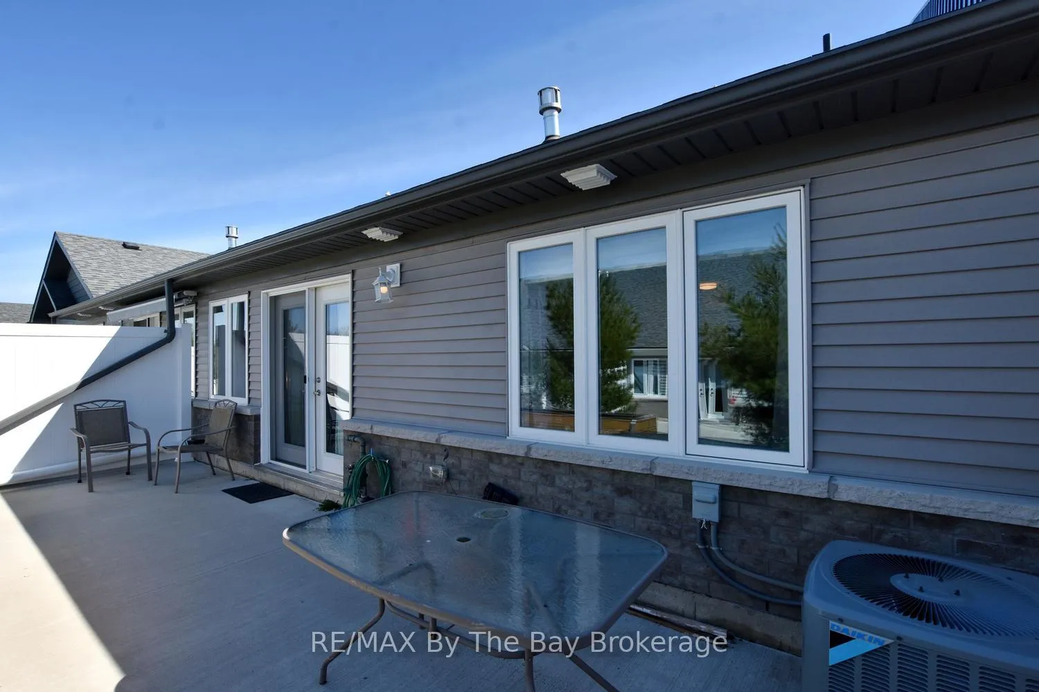 Photo 17 of 77 Ivy Crescent, Wasaga Beach — HOMEH