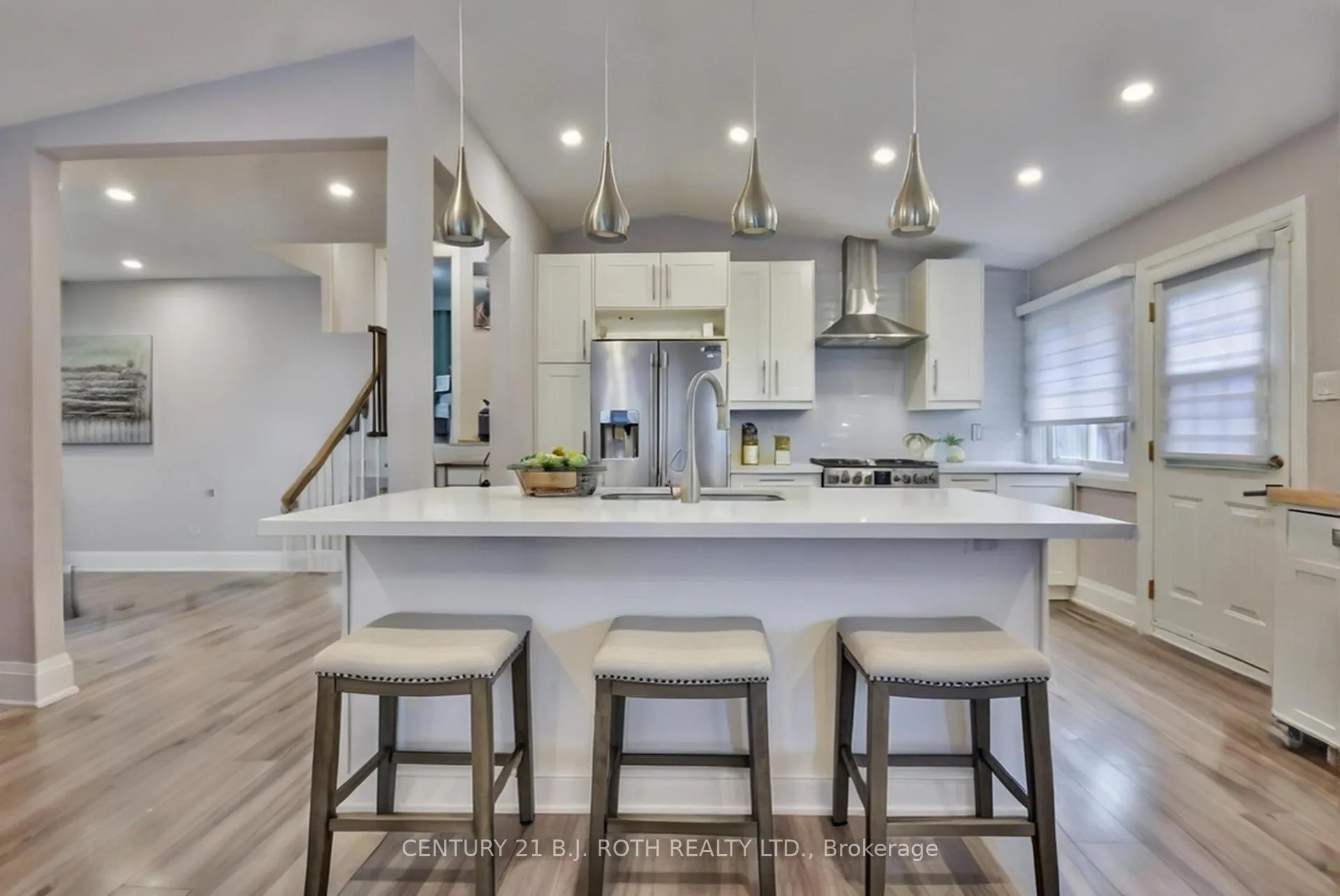 Photo 5 of 16 Gloria Street, Barrie, Sunnidale — HOMEH