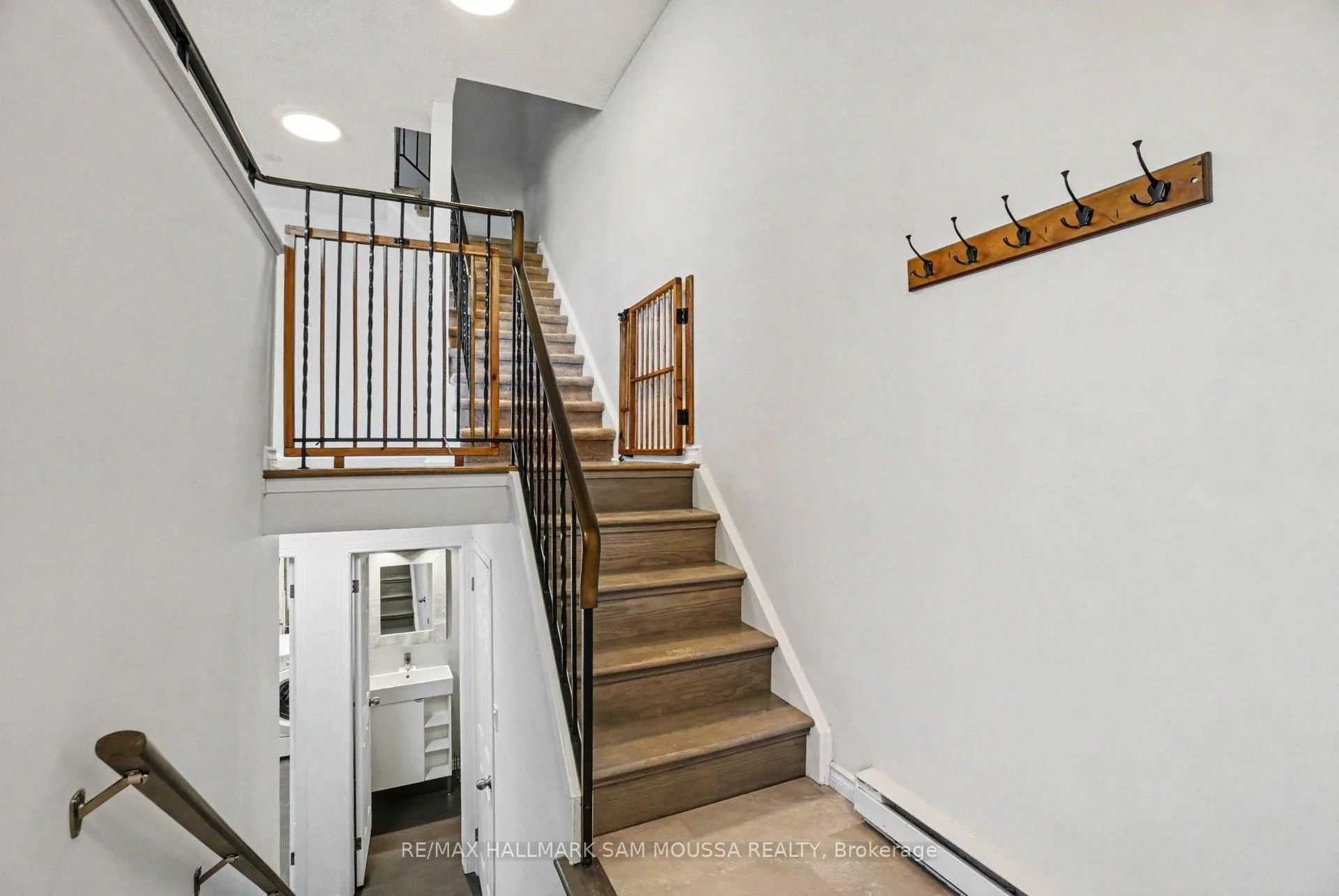 Photo 6 of 28C Woodvale Green, Ottawa, Craig Henry/Woodvale — HOMEH