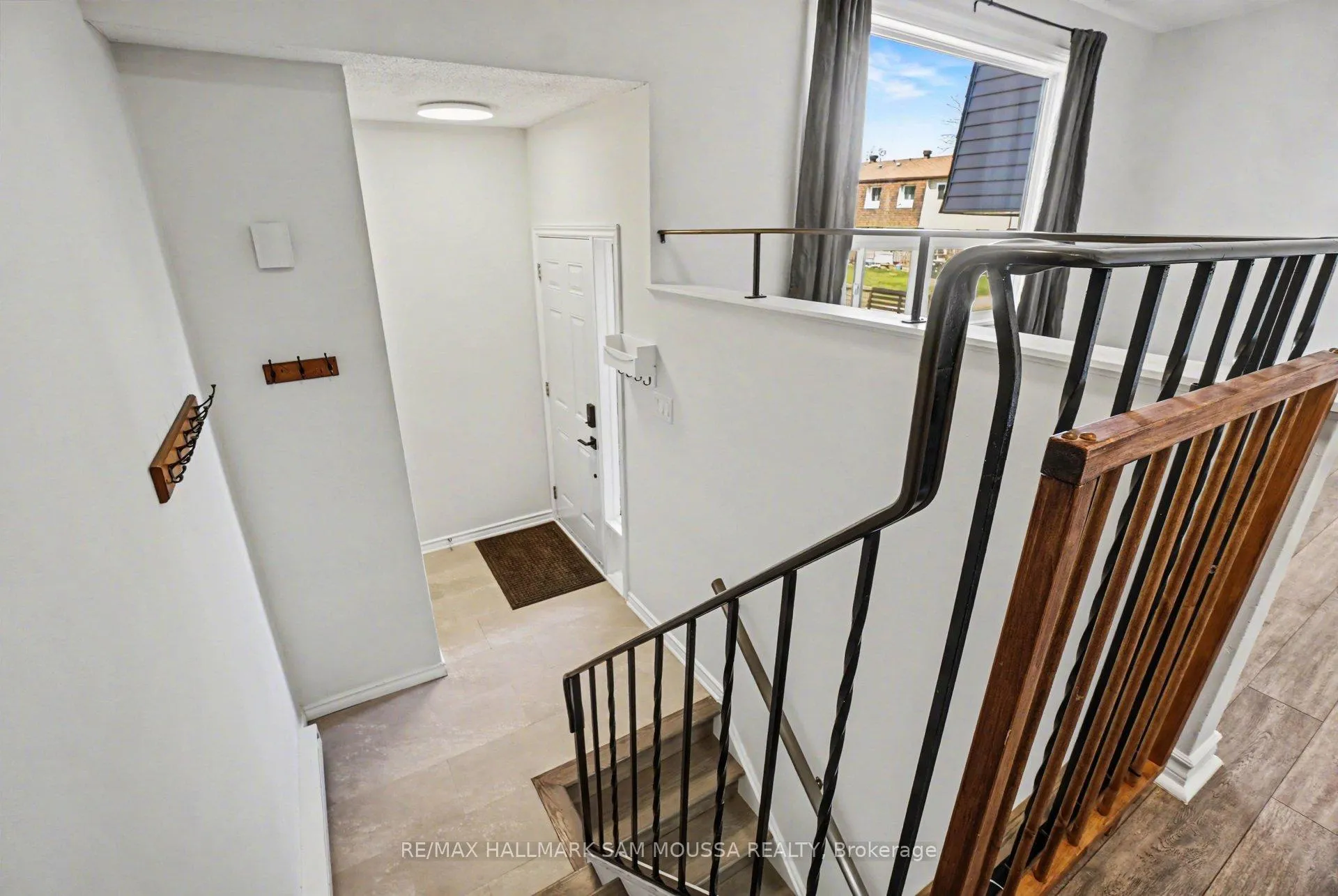 Photo 7 of 28C Woodvale Green, Ottawa, Craig Henry/Woodvale — HOMEH