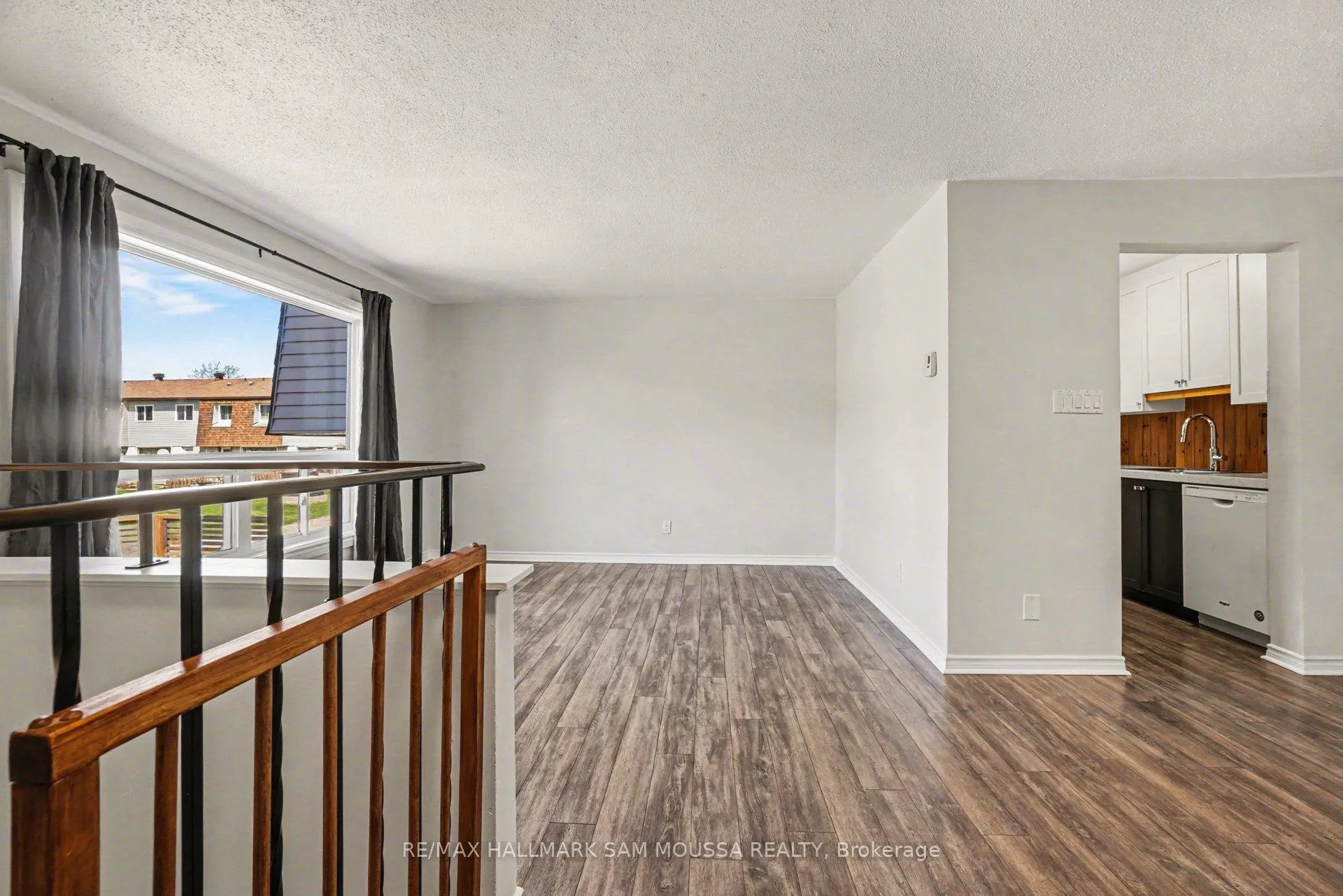 Photo 8 of 28C Woodvale Green, Ottawa, Craig Henry/Woodvale — HOMEH