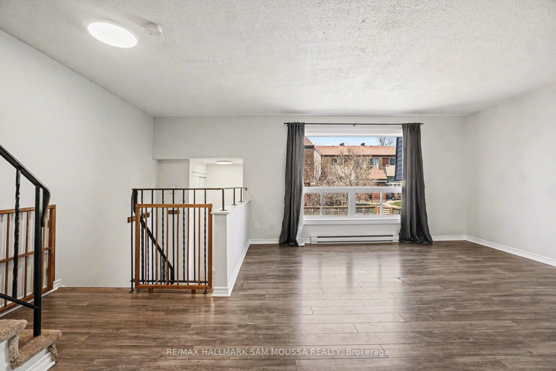 Photo 9 of 28C Woodvale Green, Ottawa, Craig Henry/Woodvale — HOMEH