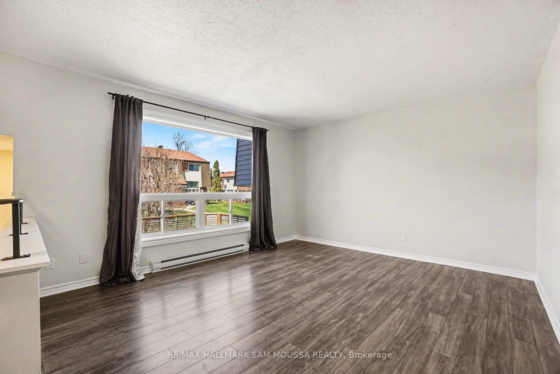 Photo 10 of 28C Woodvale Green, Ottawa, Craig Henry/Woodvale — HOMEH