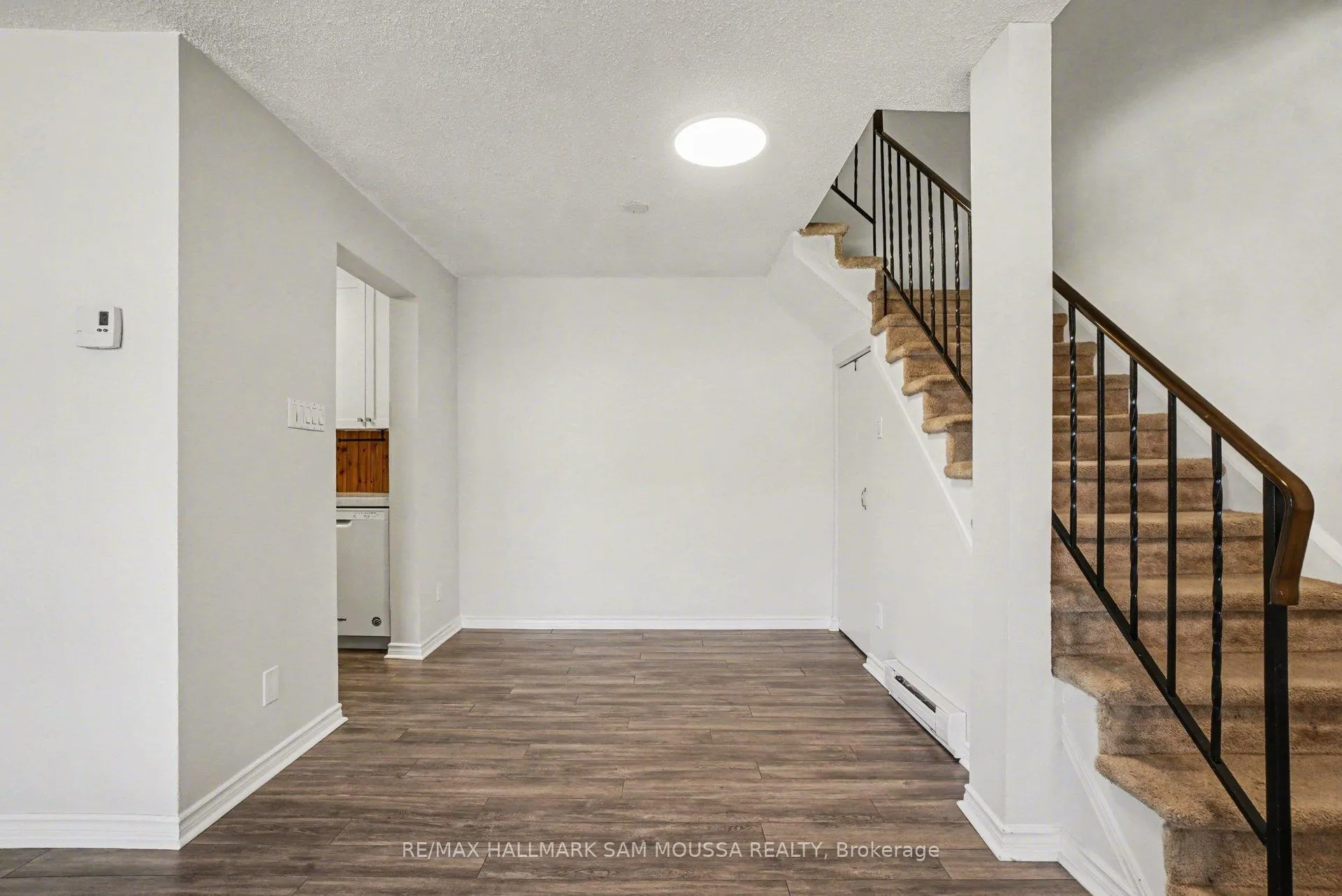 Photo 15 of 28C Woodvale Green, Ottawa, Craig Henry/Woodvale — HOMEH
