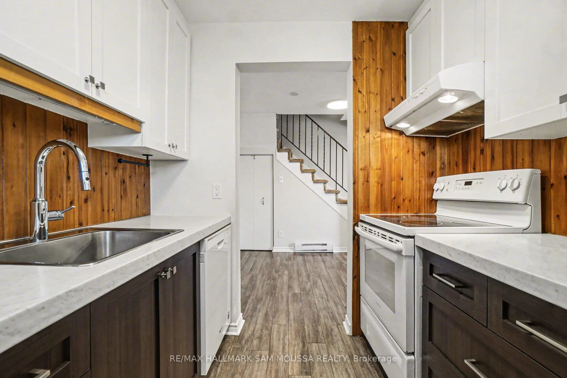 Photo 18 of 28C Woodvale Green, Ottawa, Craig Henry/Woodvale — HOMEH