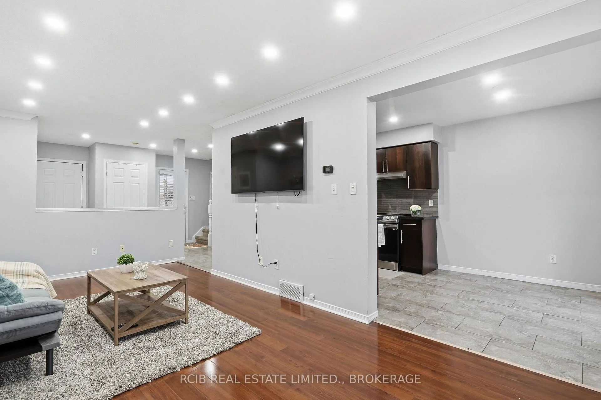 Photo 9 of 1337 Reardon Boulevard, London, South U — HOMEH