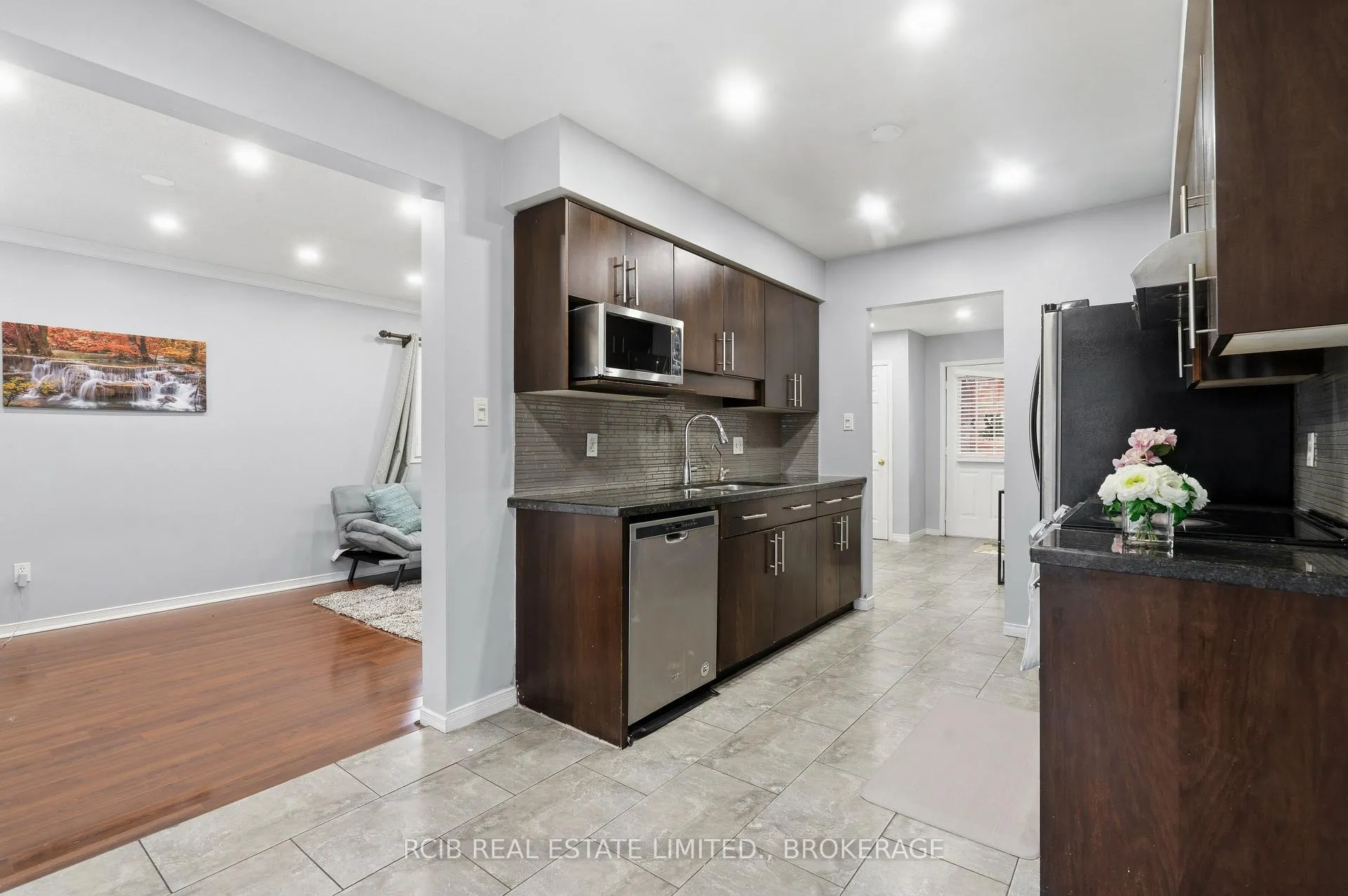 Photo 11 of 1337 Reardon Boulevard, London, South U — HOMEH