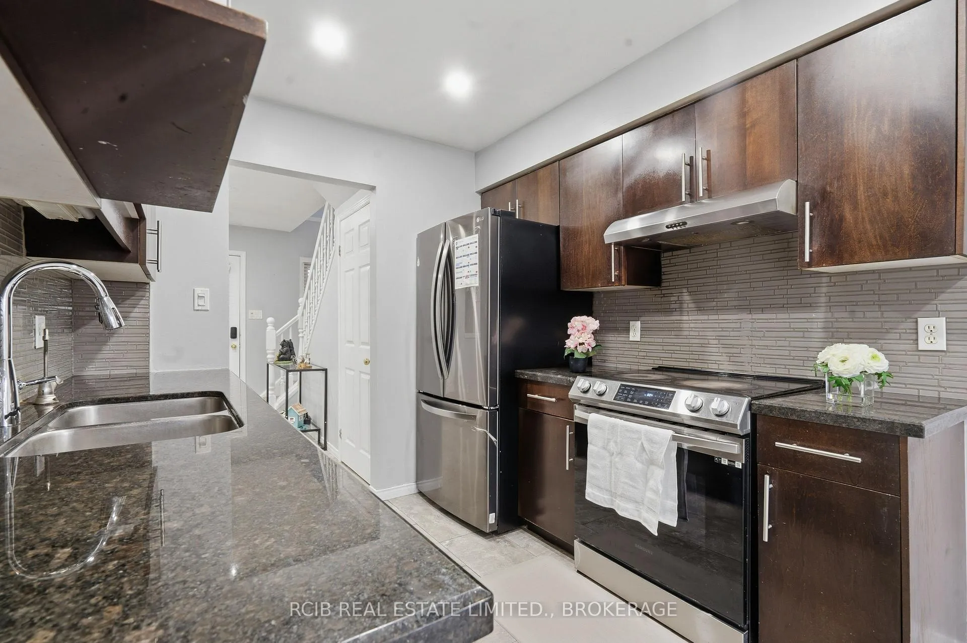 Photo 13 of 1337 Reardon Boulevard, London, South U — HOMEH