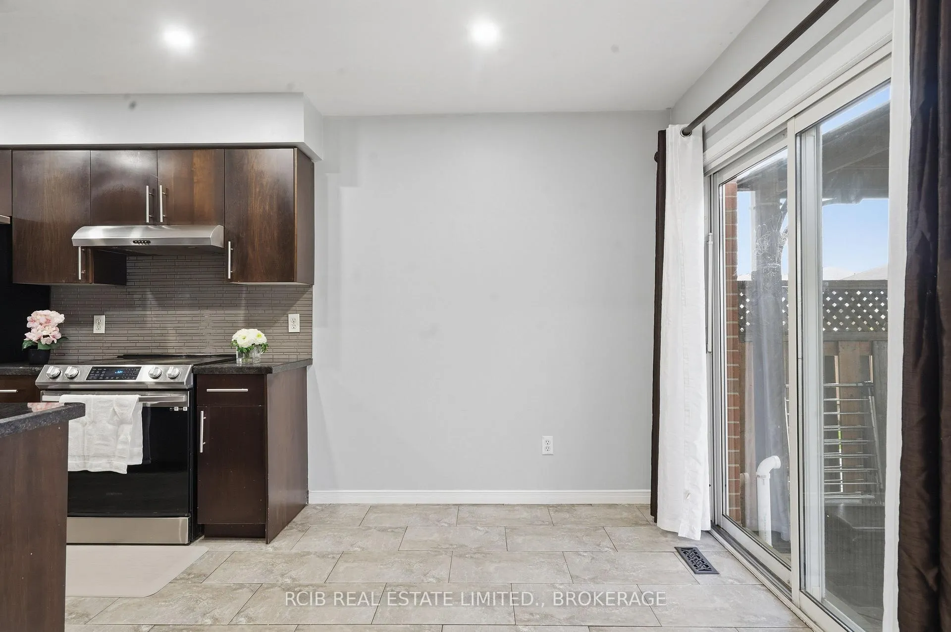 Photo 14 of 1337 Reardon Boulevard, London, South U — HOMEH