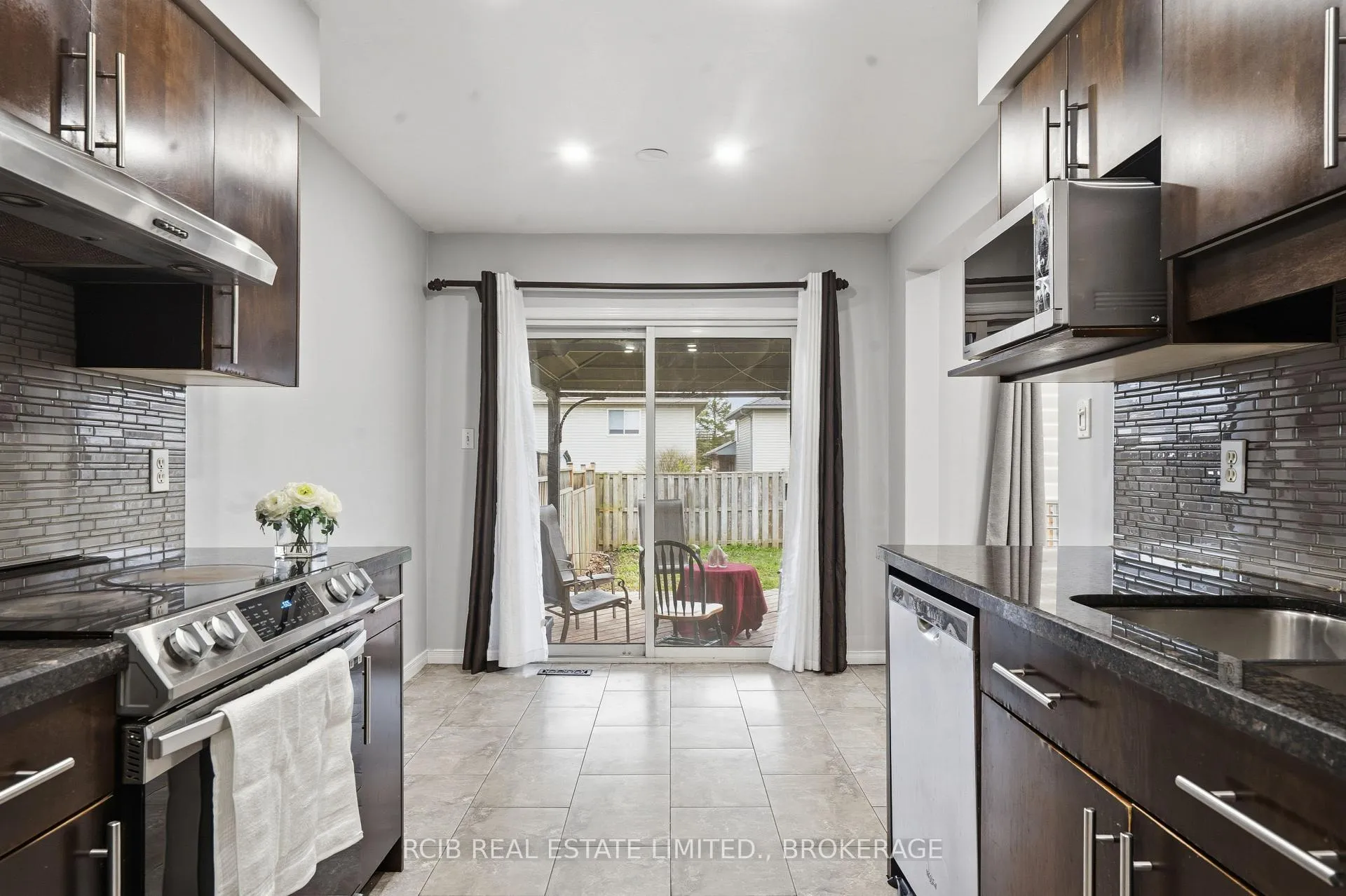 Photo 15 of 1337 Reardon Boulevard, London, South U — HOMEH
