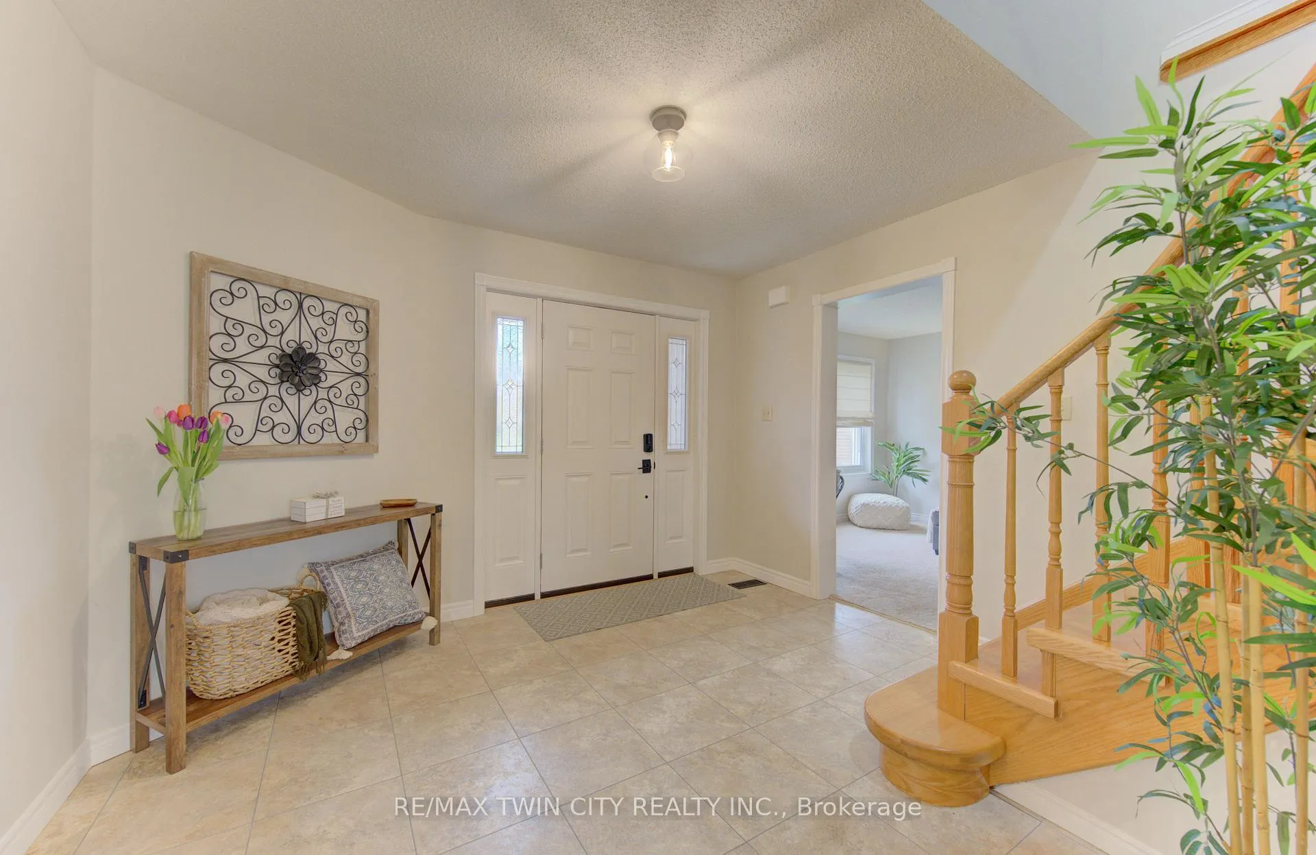 Photo 4 of 159 Burnett Avenue, Cambridge — HOMEH