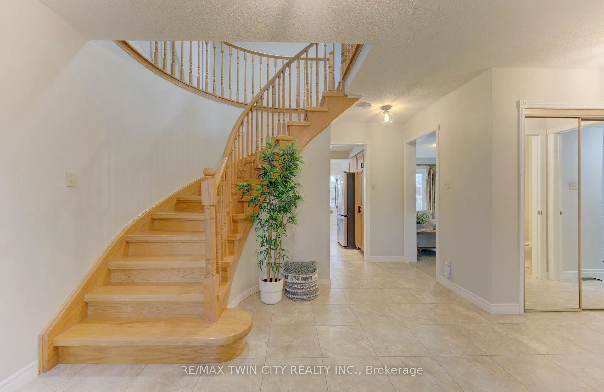 Photo 5 of 159 Burnett Avenue, Cambridge — HOMEH