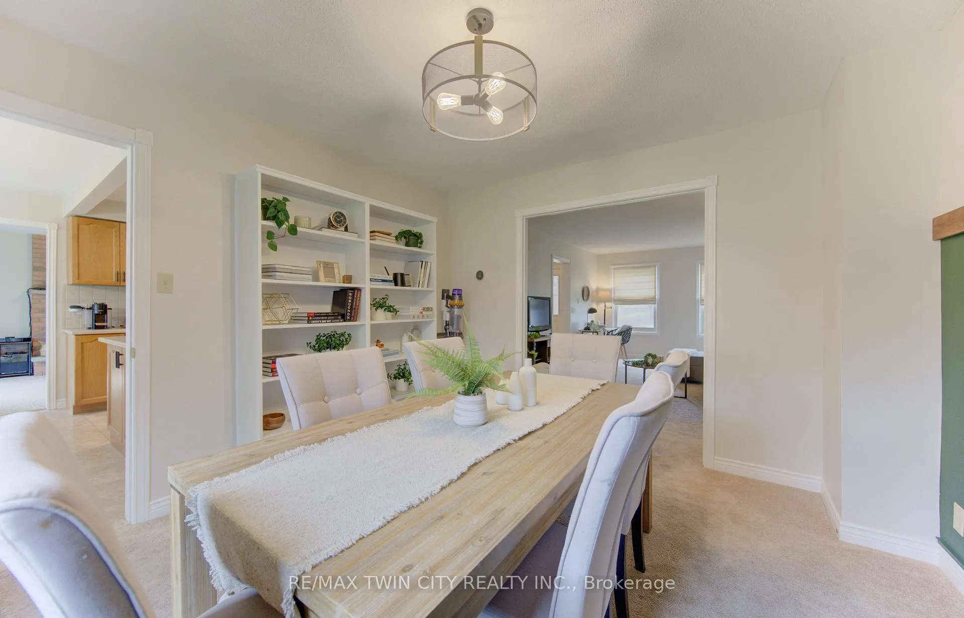Photo 11 of 159 Burnett Avenue, Cambridge — HOMEH
