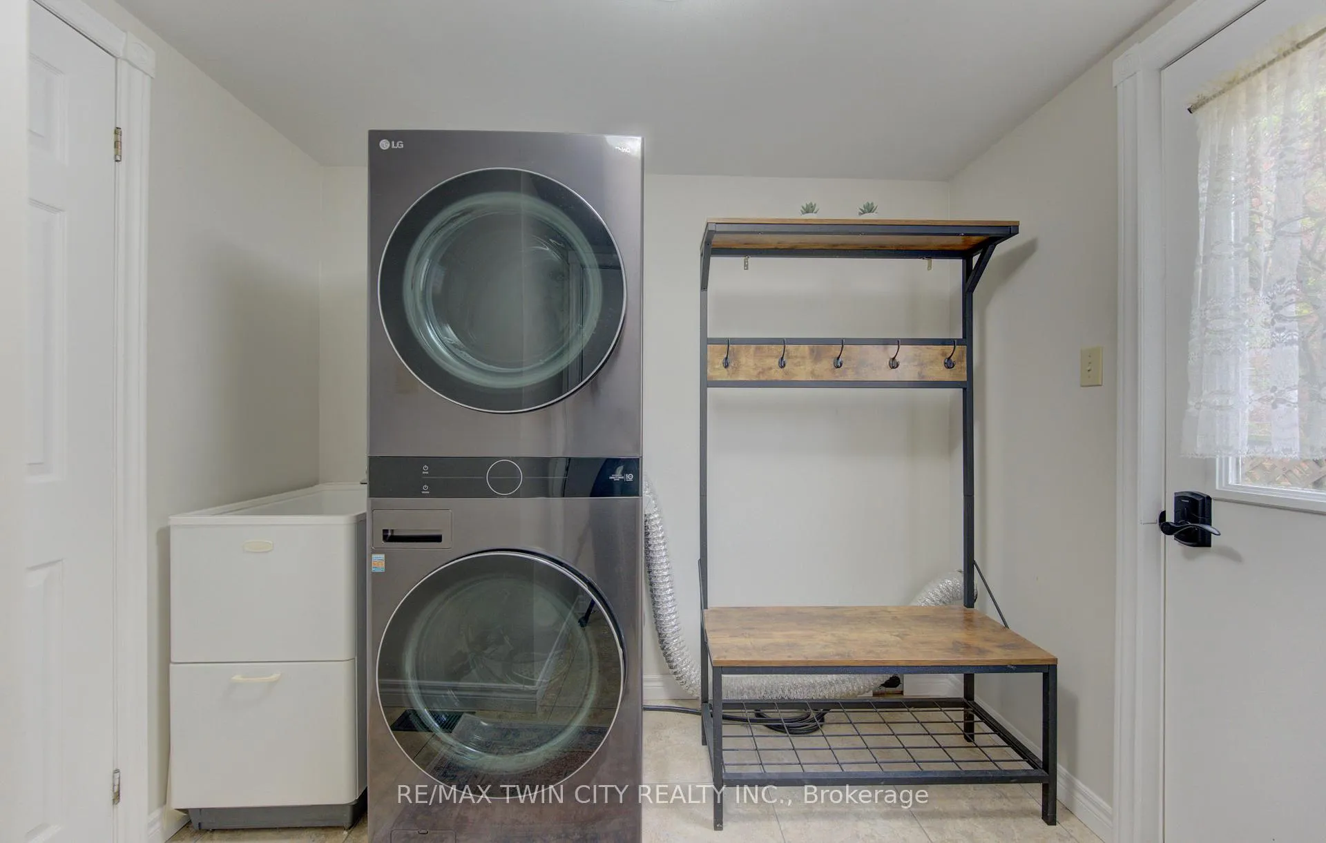 Photo 21 of 159 Burnett Avenue, Cambridge — HOMEH