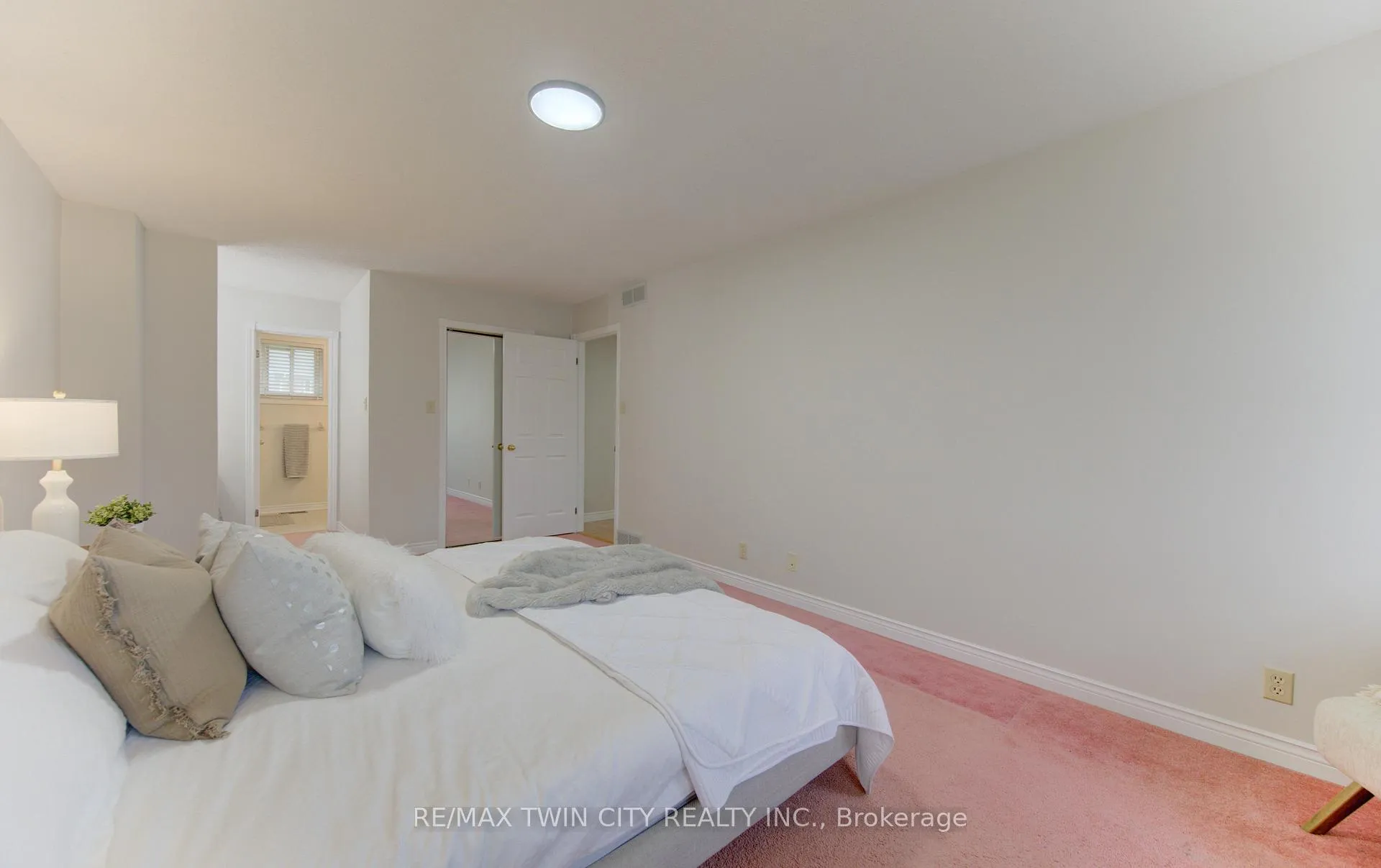 Photo 30 of 159 Burnett Avenue, Cambridge — HOMEH