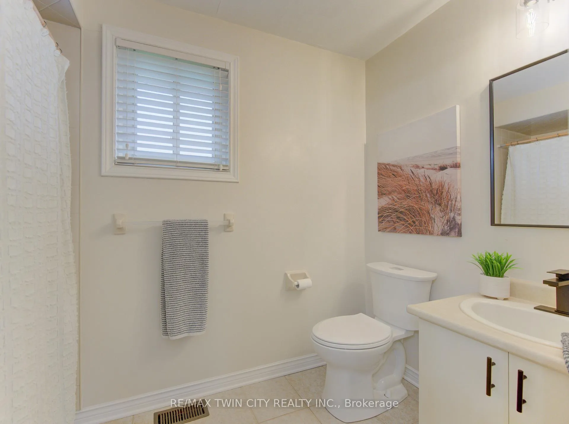Photo 32 of 159 Burnett Avenue, Cambridge — HOMEH