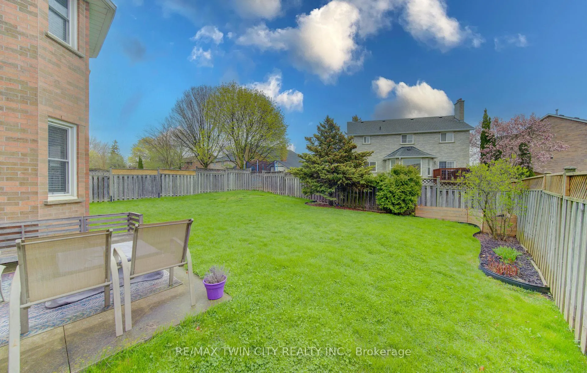 Photo 33 of 159 Burnett Avenue, Cambridge — HOMEH