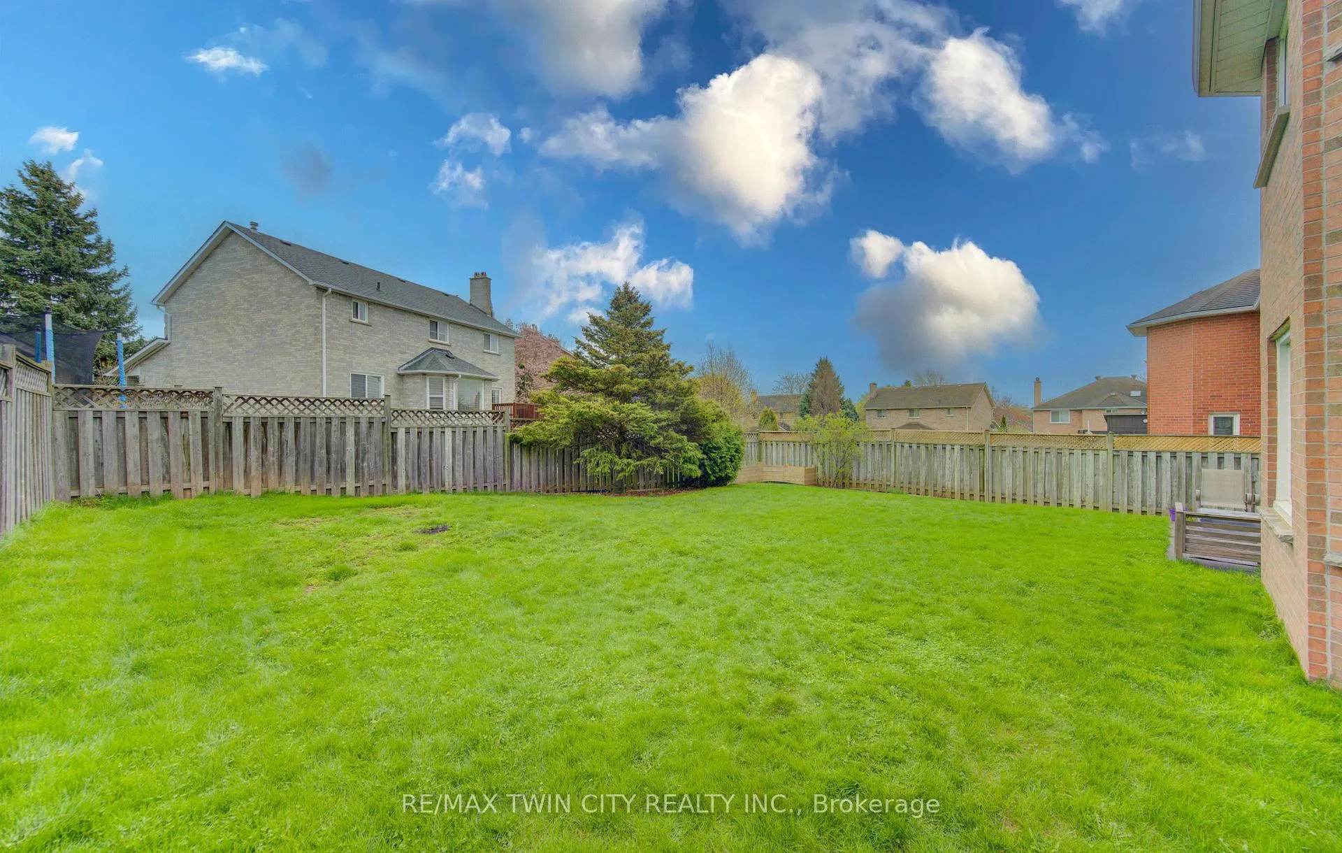 Photo 36 of 159 Burnett Avenue, Cambridge — HOMEH