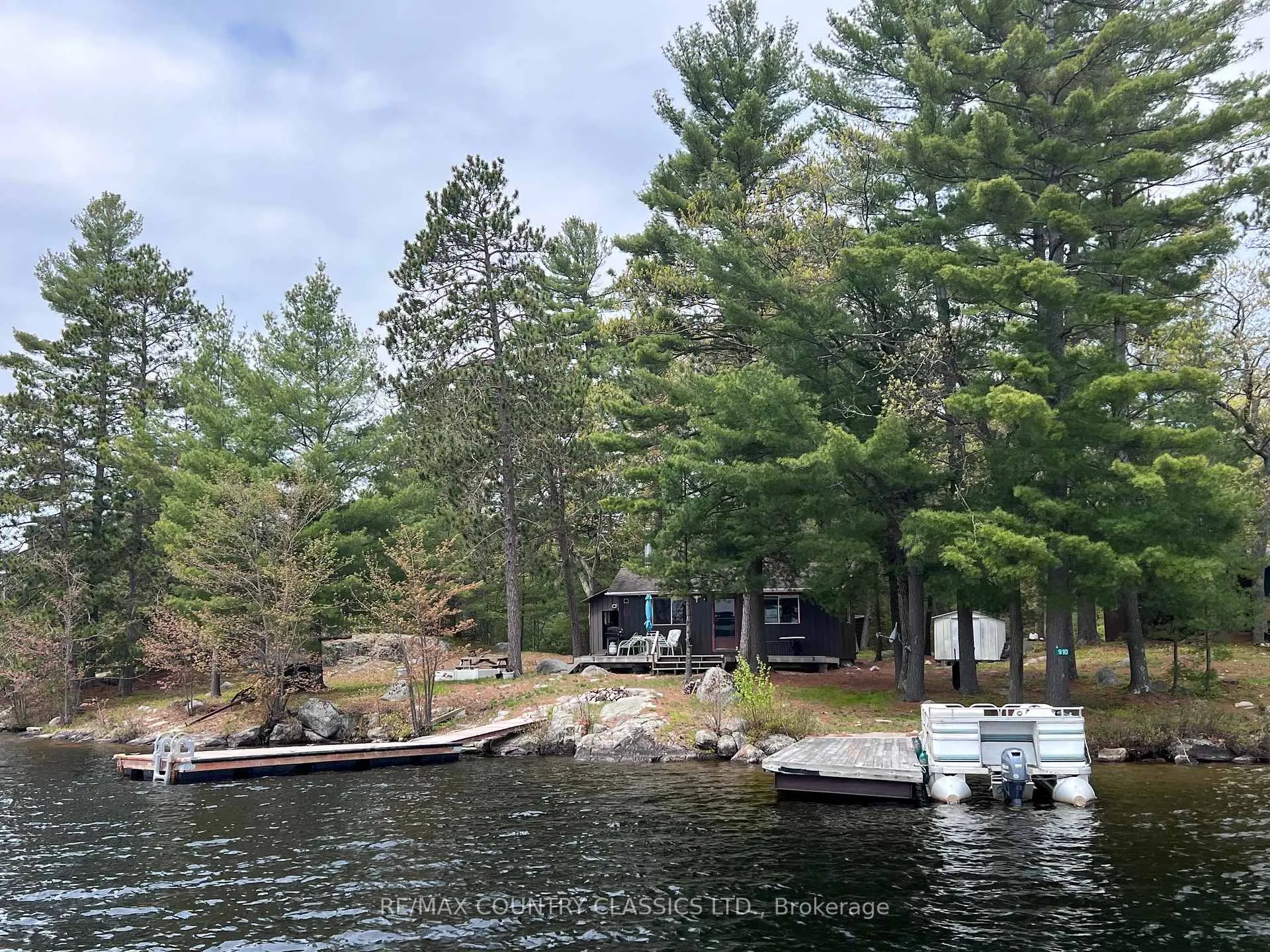 Photo 12 of 910 Weslemkoon Lake, Addington Highlands — HOMEH