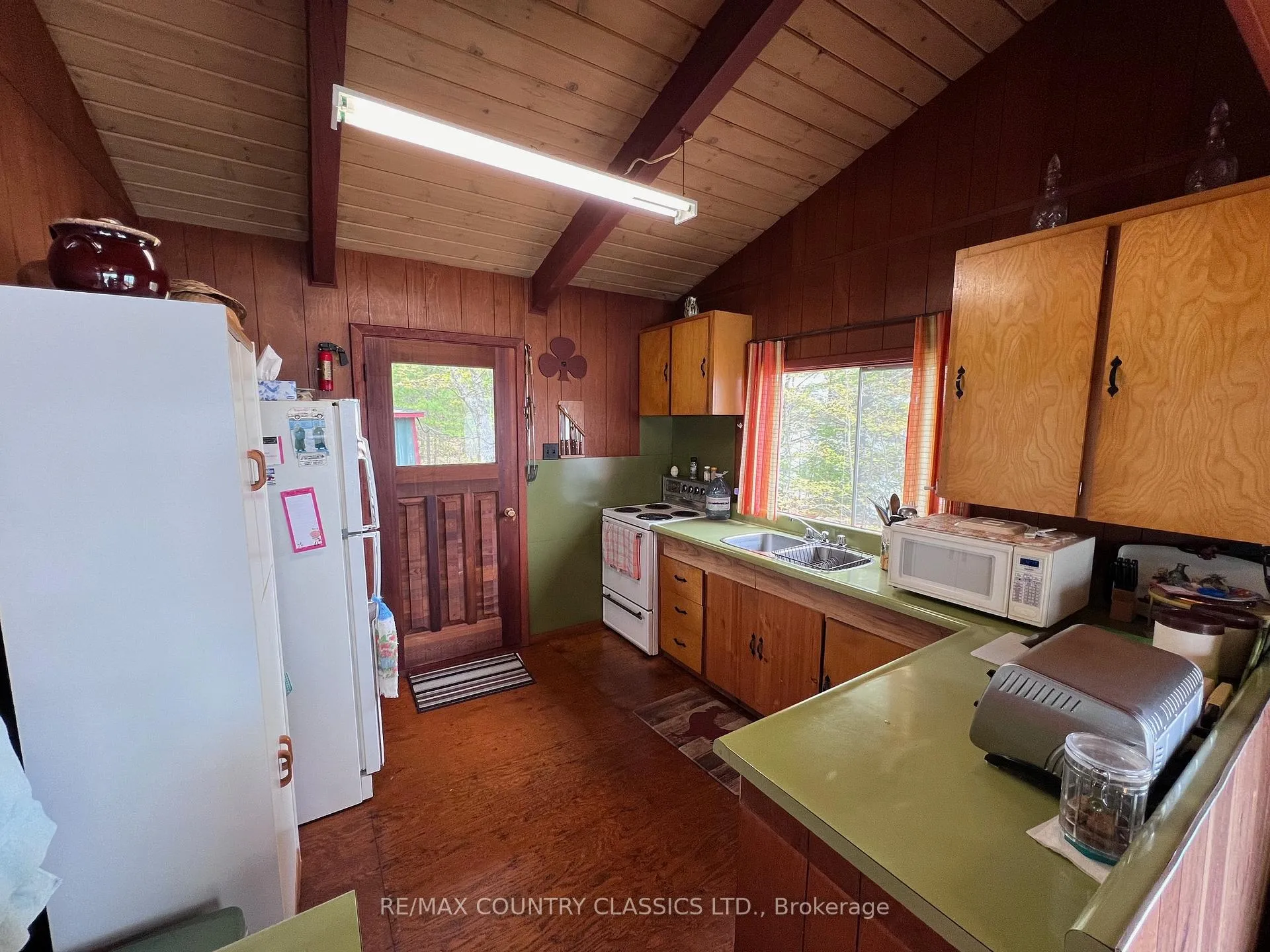 Photo 18 of 910 Weslemkoon Lake, Addington Highlands — HOMEH