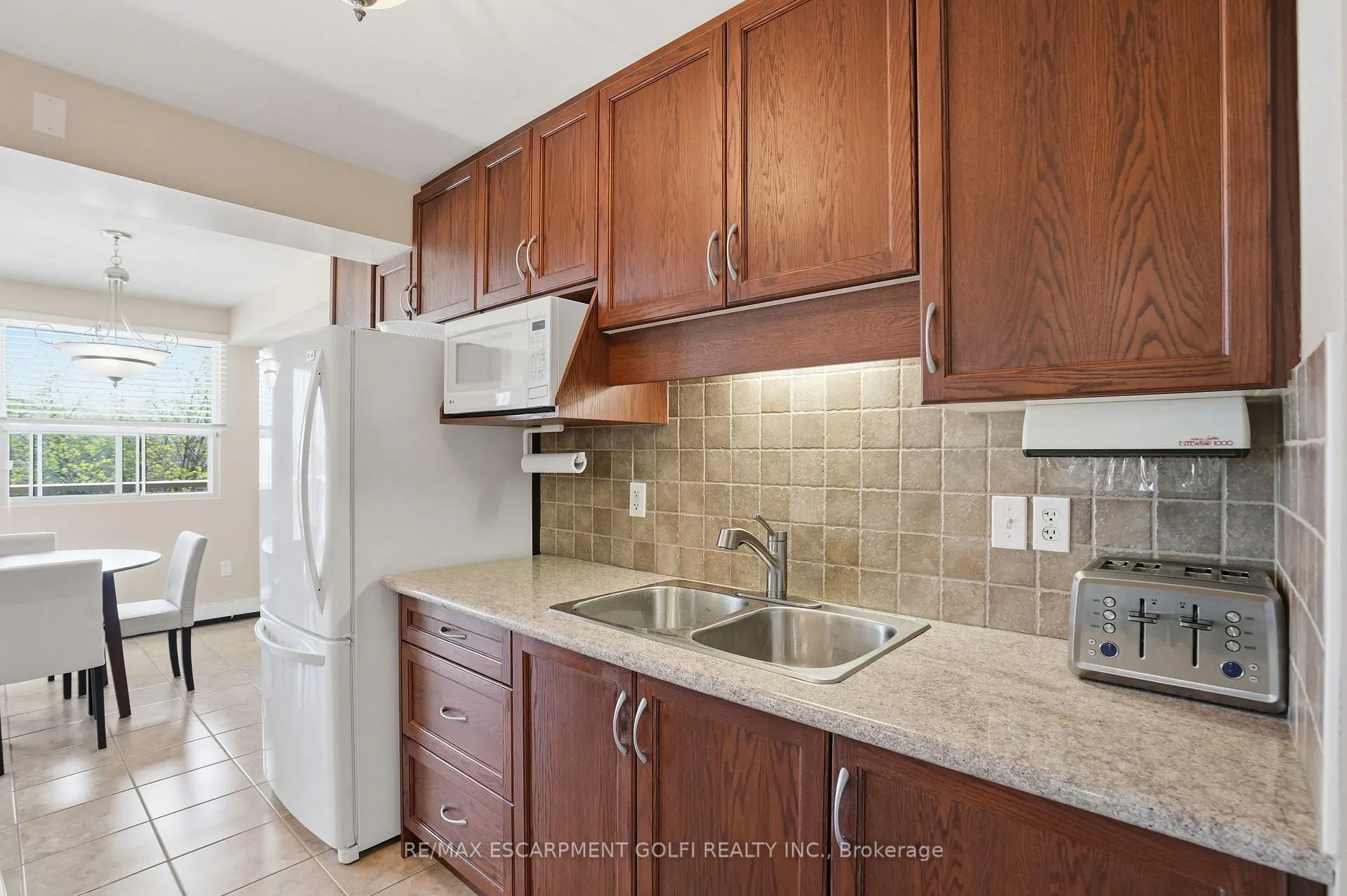 Photo 9 of Unit 512, 793 Colborne Street E, Brantford, Echo Place — HOMEH