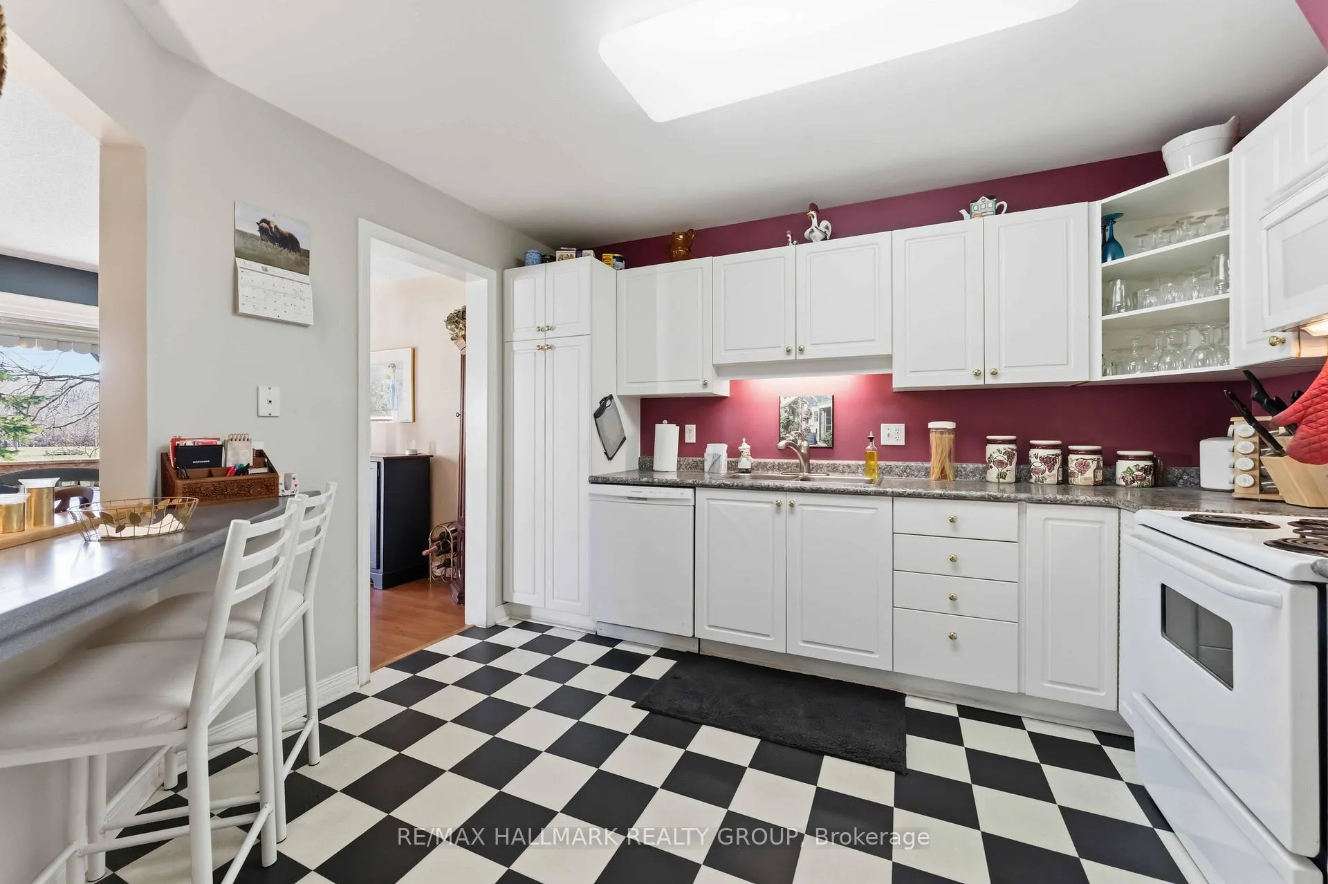 Photo 10 of 30 Sonata Place, Ottawa, Riverview Park — HOMEH