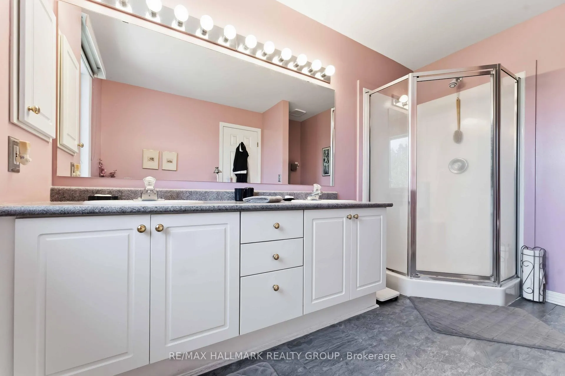 Photo 16 of 30 Sonata Place, Ottawa, Riverview Park — HOMEH