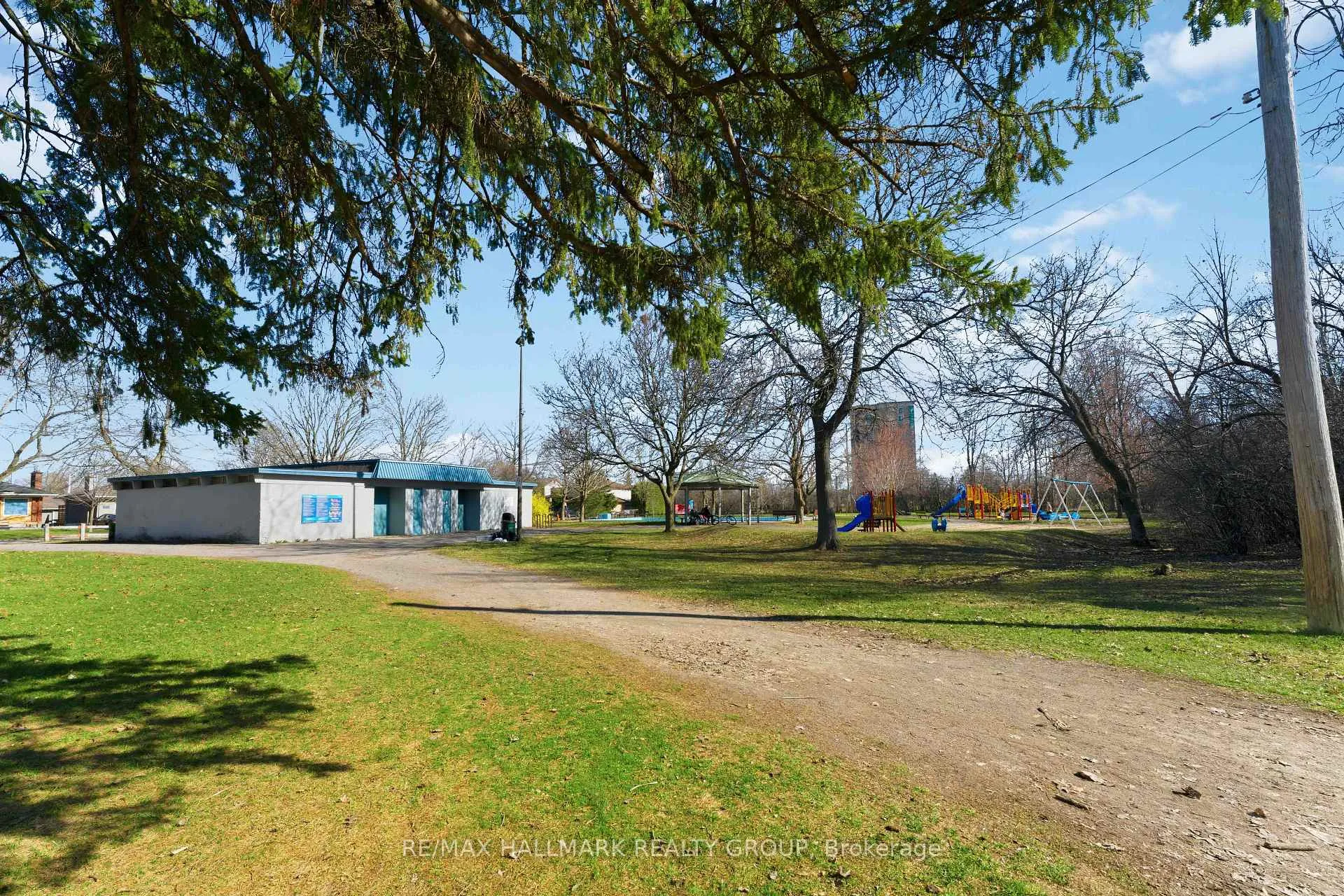 Photo 24 of 30 Sonata Place, Ottawa, Riverview Park — HOMEH