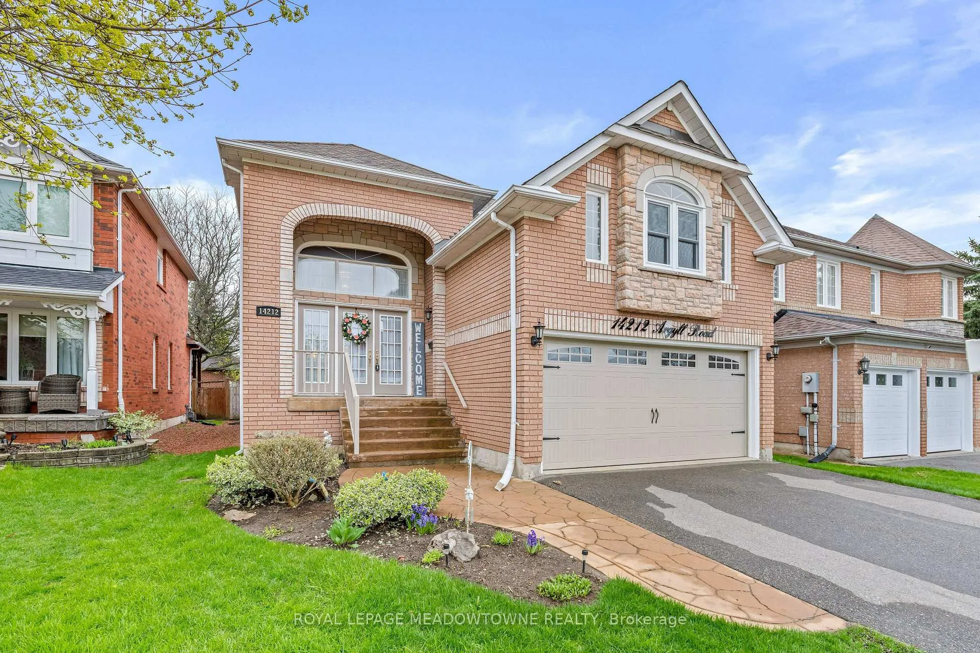 Photo 2 of 14212 Argyll Road, Halton Hills, Georgetown — HOMEH