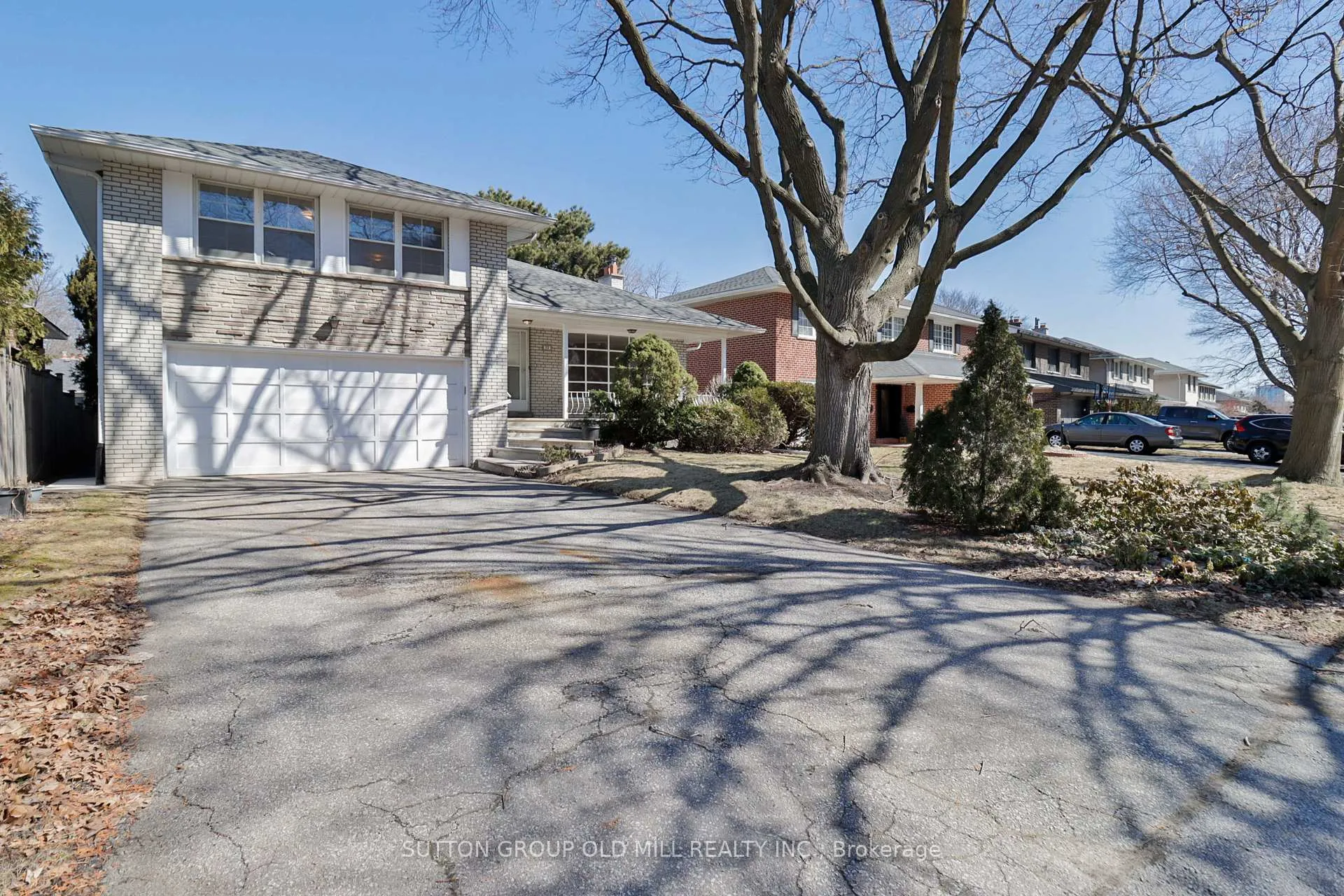 Photo 1 of 32 Hunting Ridge, Etobicoke, Willowridge-Martingrove-Richview — HOMEH