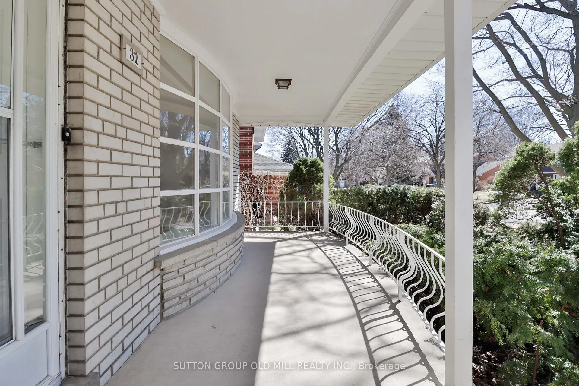 Photo 2 of 32 Hunting Ridge, Etobicoke, Willowridge-Martingrove-Richview — HOMEH